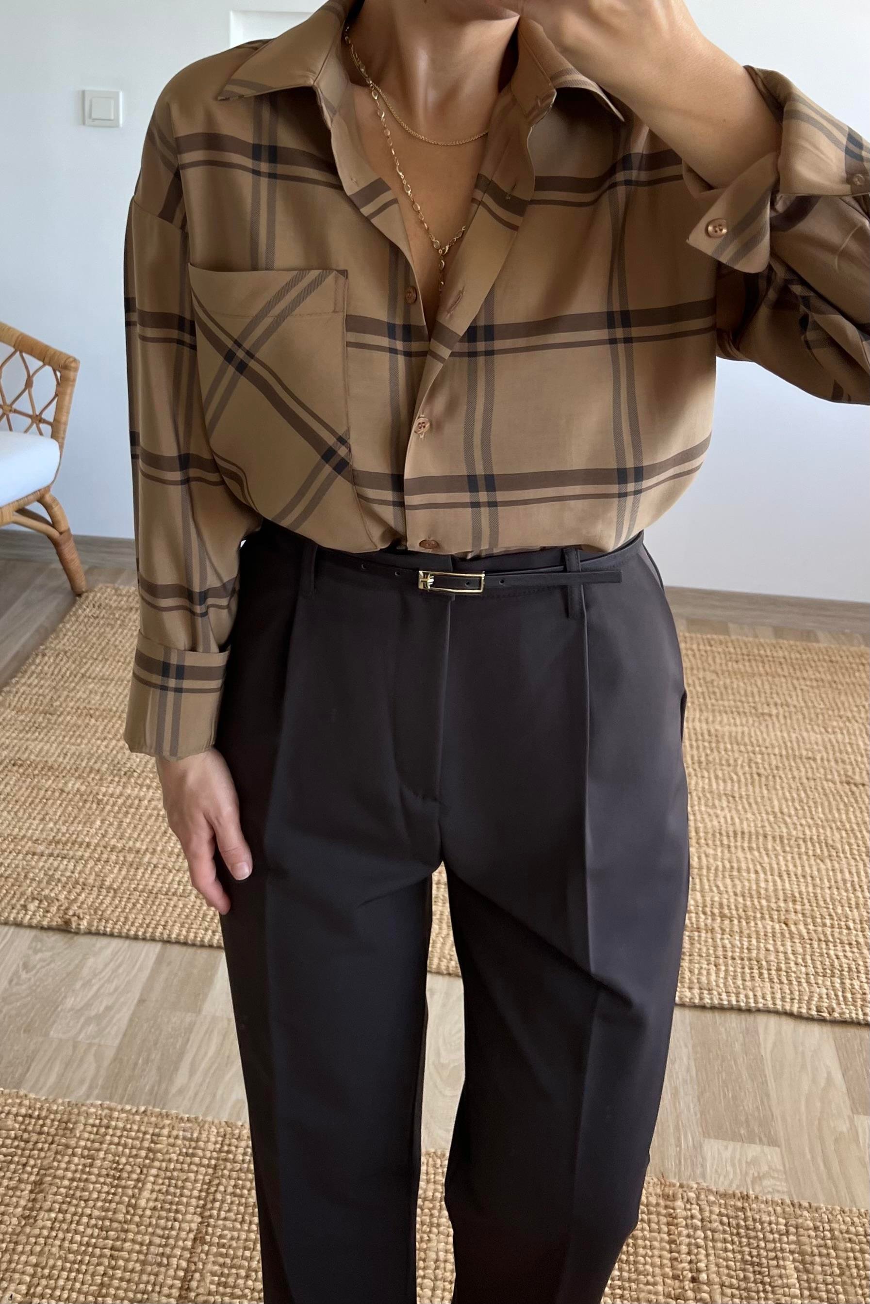 Ekoseli Büyük Cepli Gömlek uygun fiyatlarda www.butikhola.com adresinde