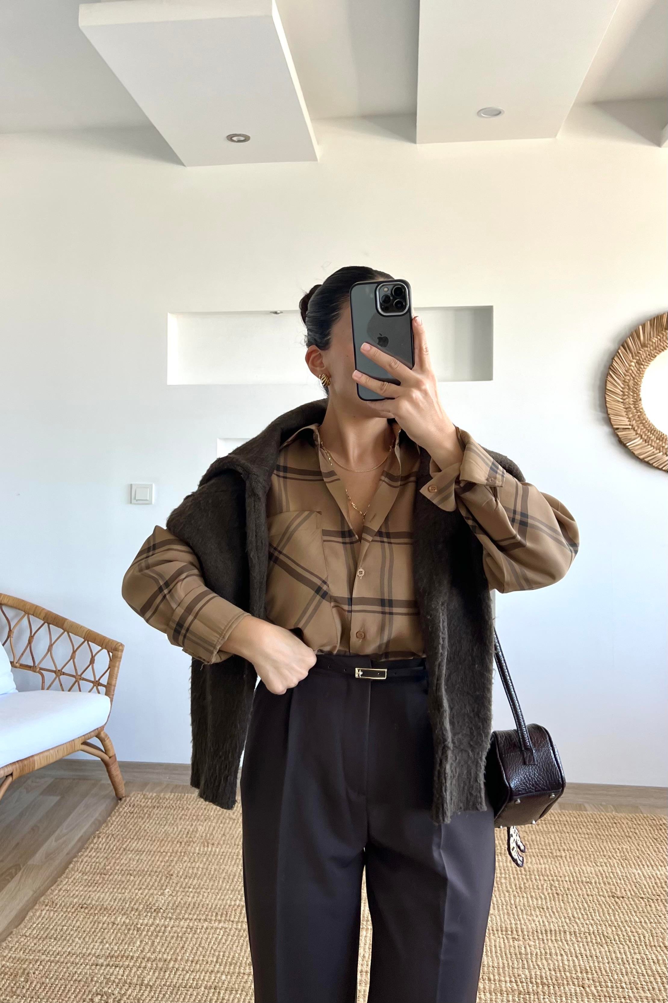 Ekoseli Büyük Cepli Gömlek uygun fiyatlarda www.butikhola.com adresinde