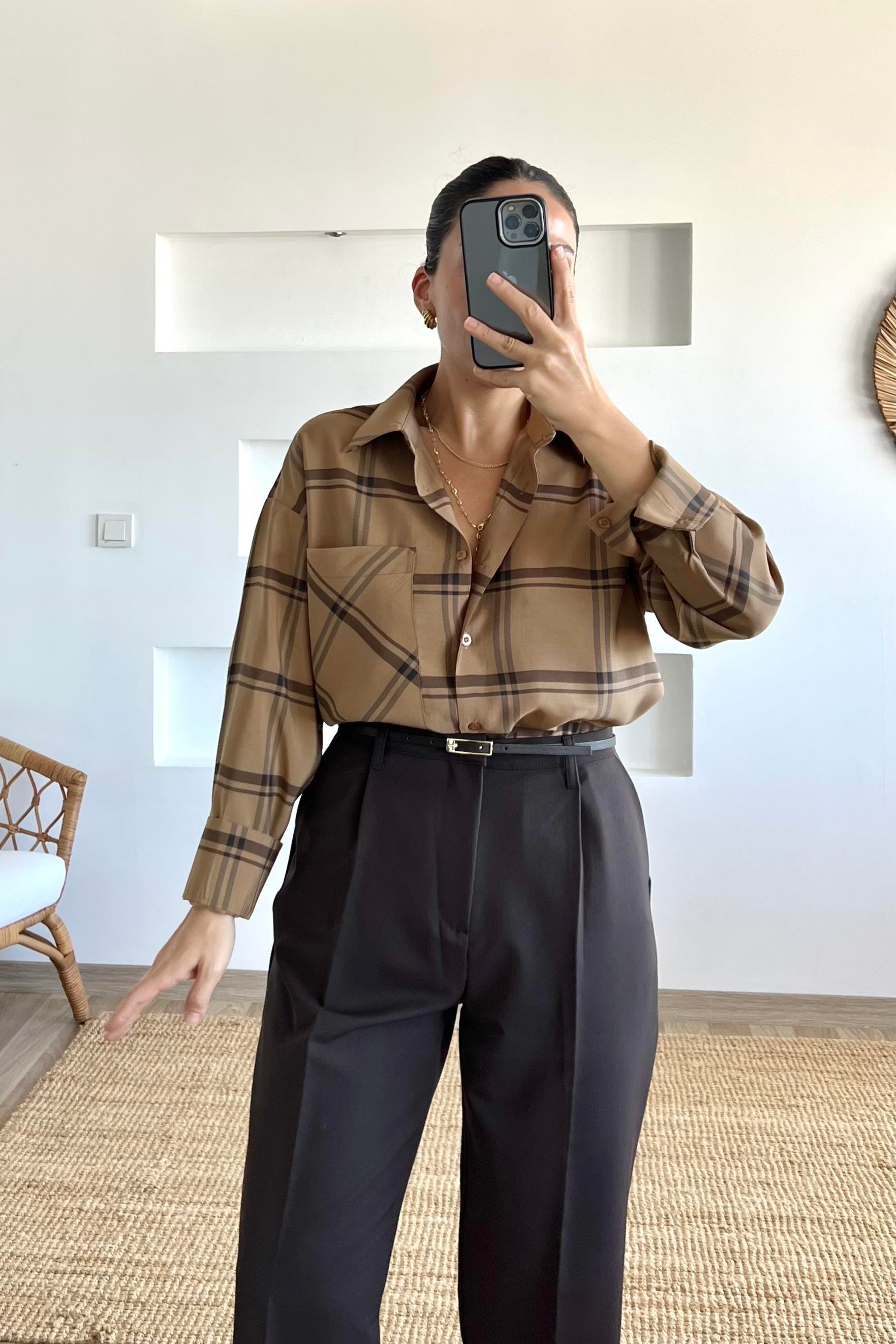 Ekoseli Büyük Cepli Gömlek uygun fiyatlarda www.butikhola.com adresinde