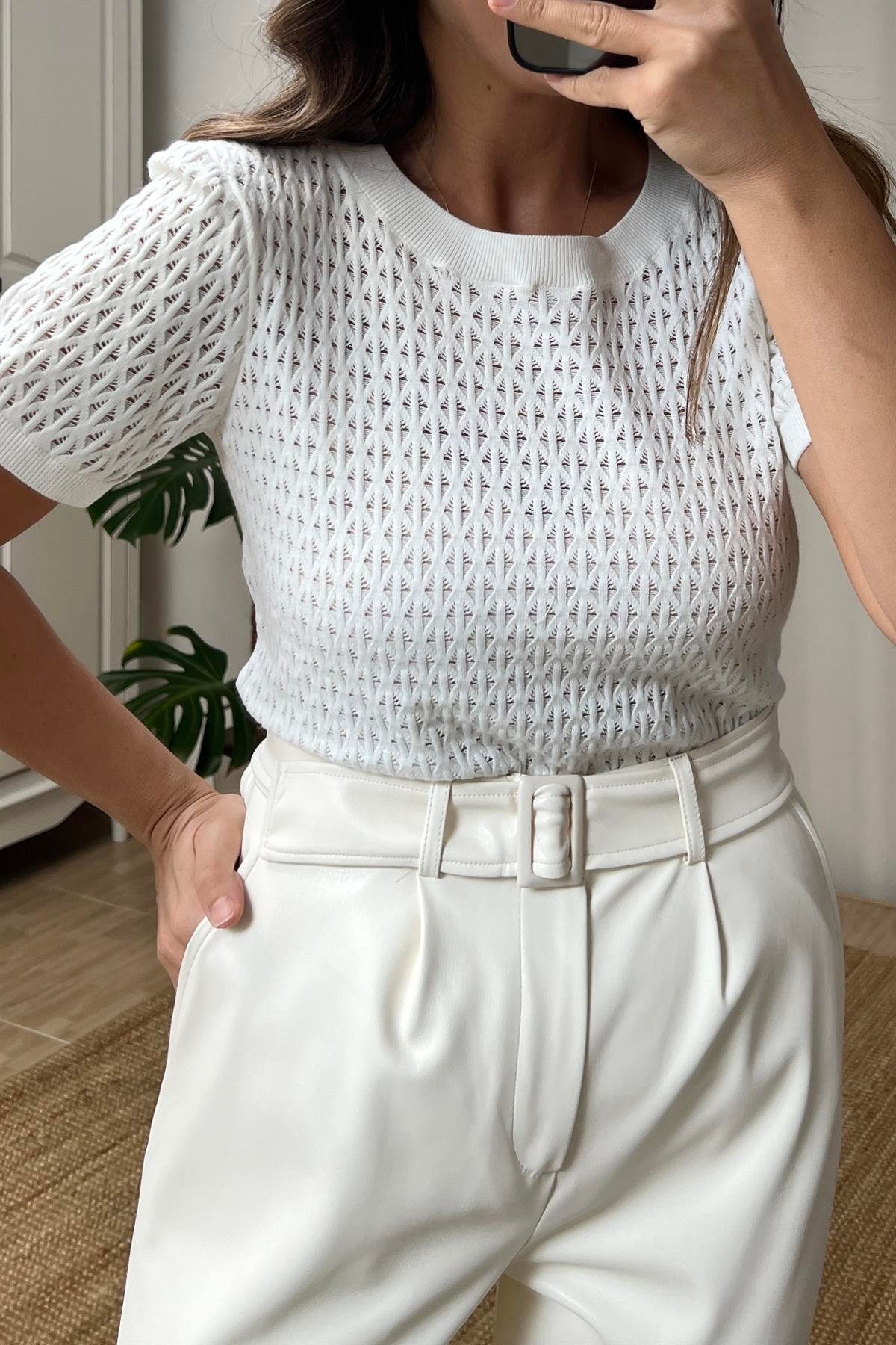 Ekru Ajurlu Triko Bluz uygun fiyatlarda www.butikhola.com adresinde