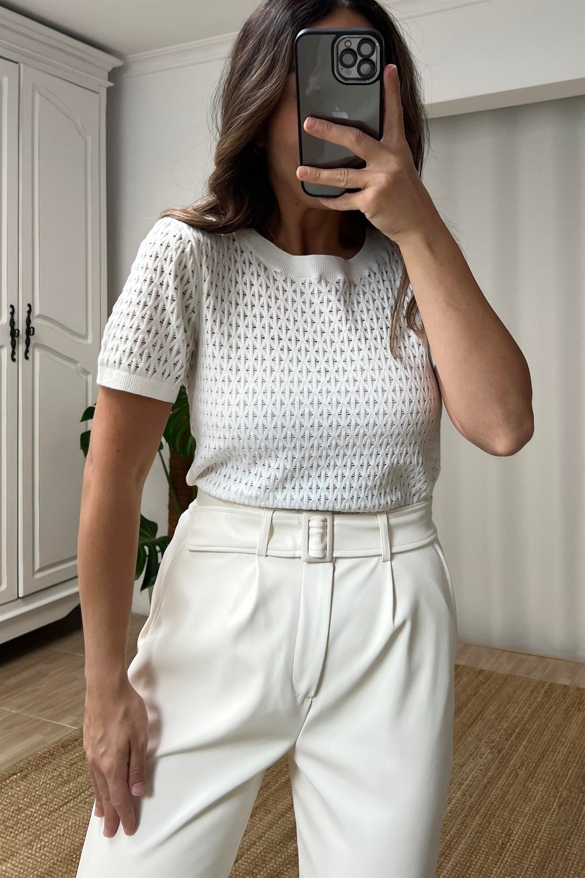 Ekru Ajurlu Triko Bluz uygun fiyatlarda www.butikhola.com adresinde