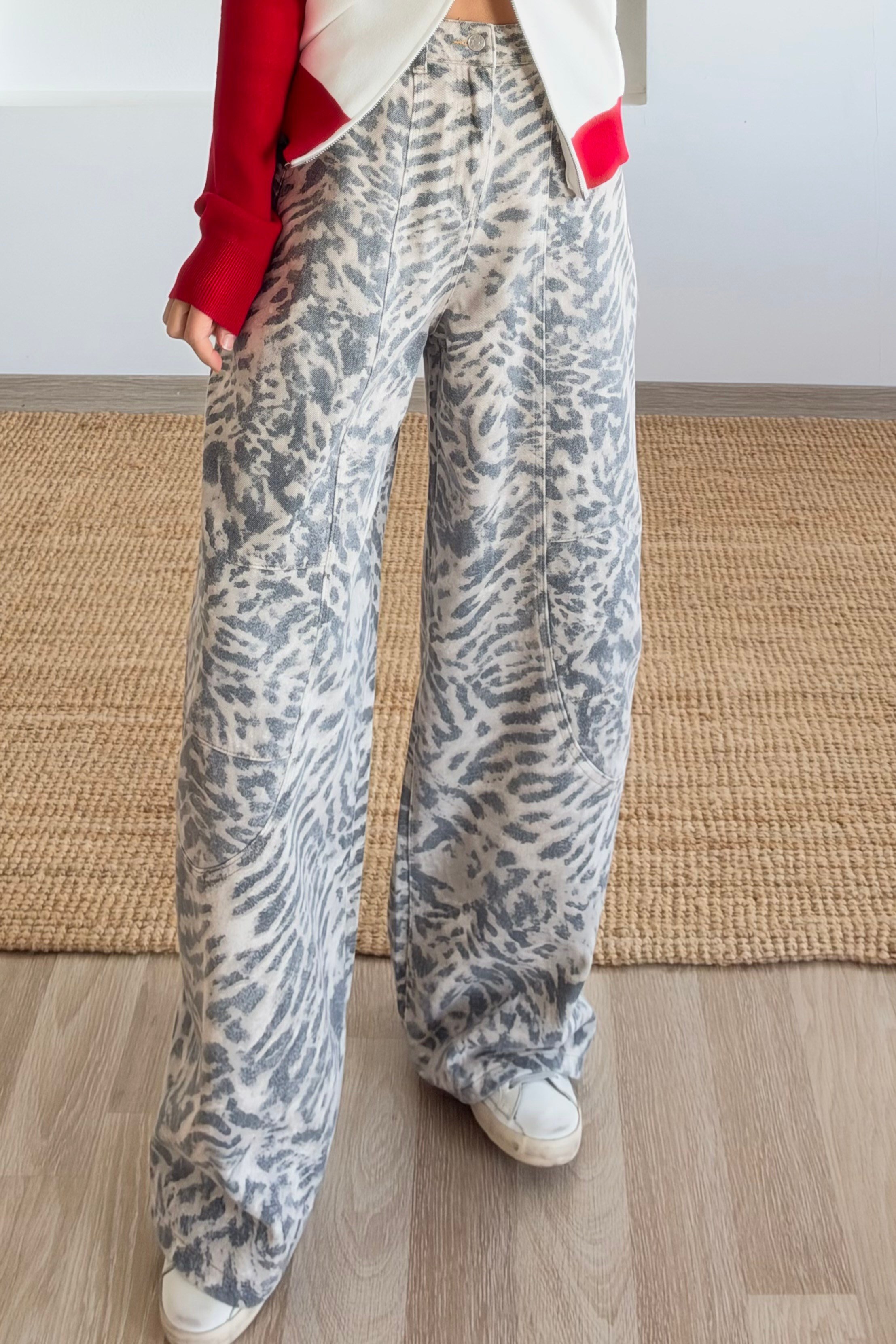 Ekru Animal Print Baggy Jean uygun fiyatlarda www.butikhola.com adresinde