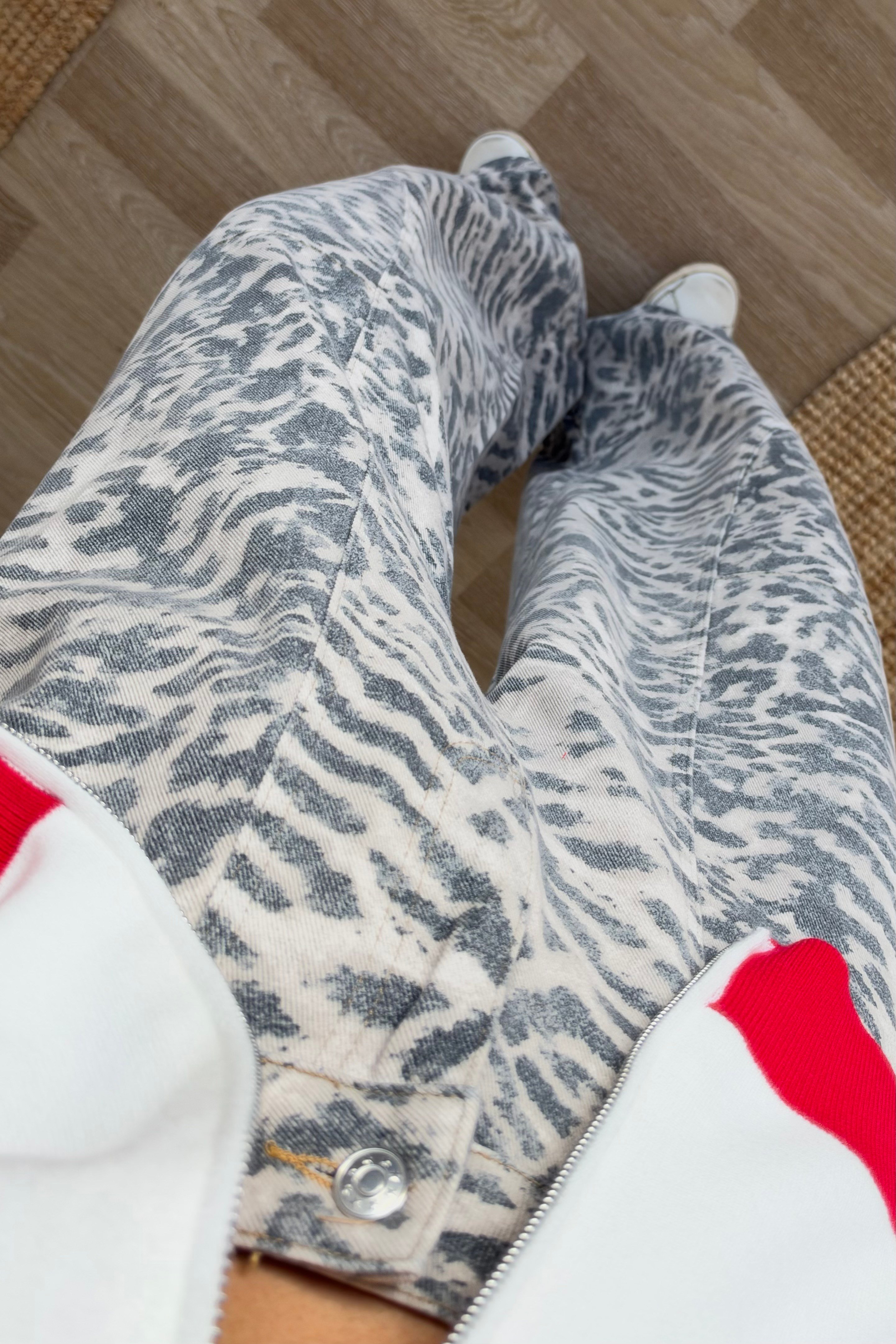 Ekru Animal Print Baggy Jean uygun fiyatlarda www.butikhola.com adresinde