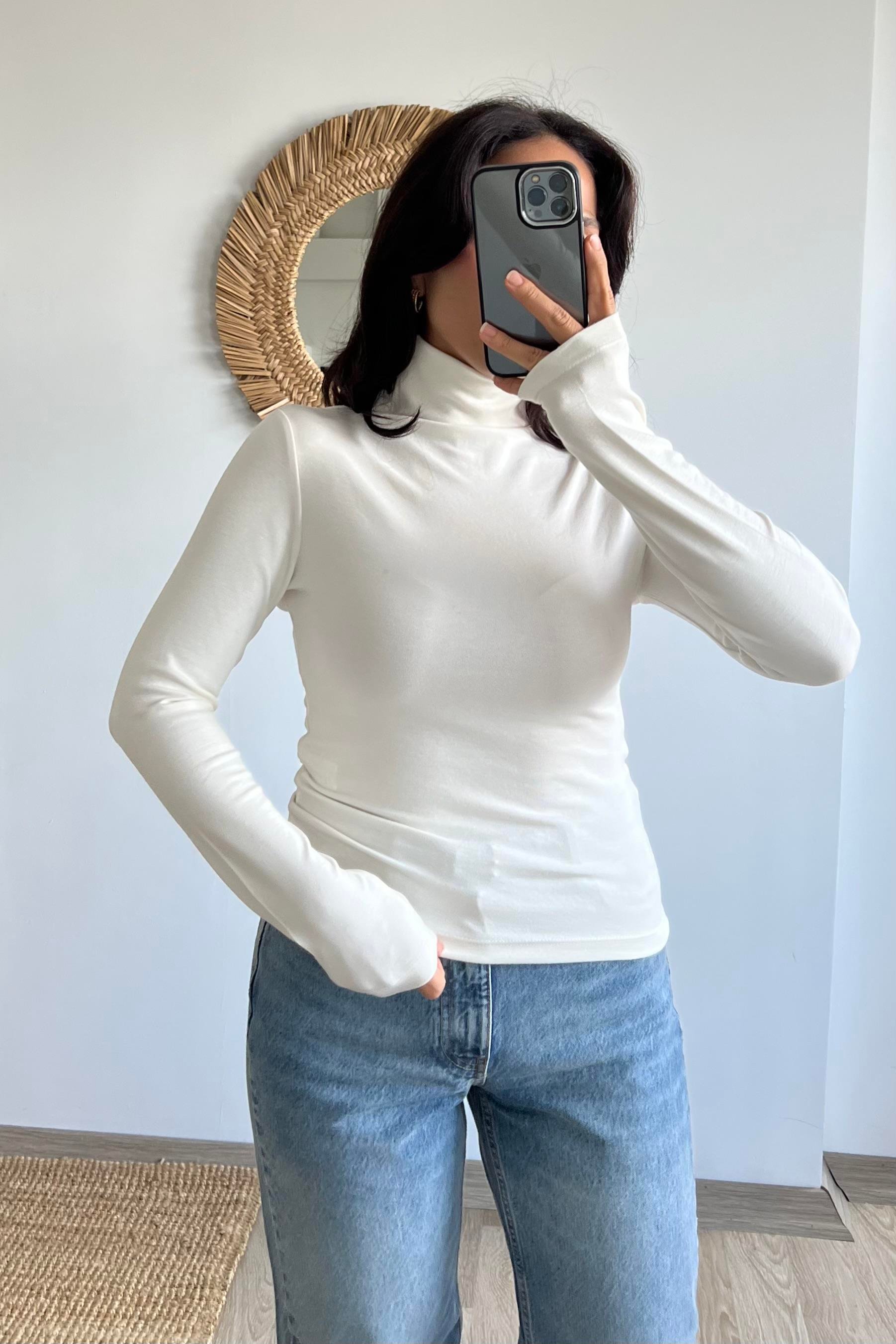 Ekru Boğazlı Yumuşak Dokulu Bluz  uygun fiyatlarda www.butikhola.com adresinde