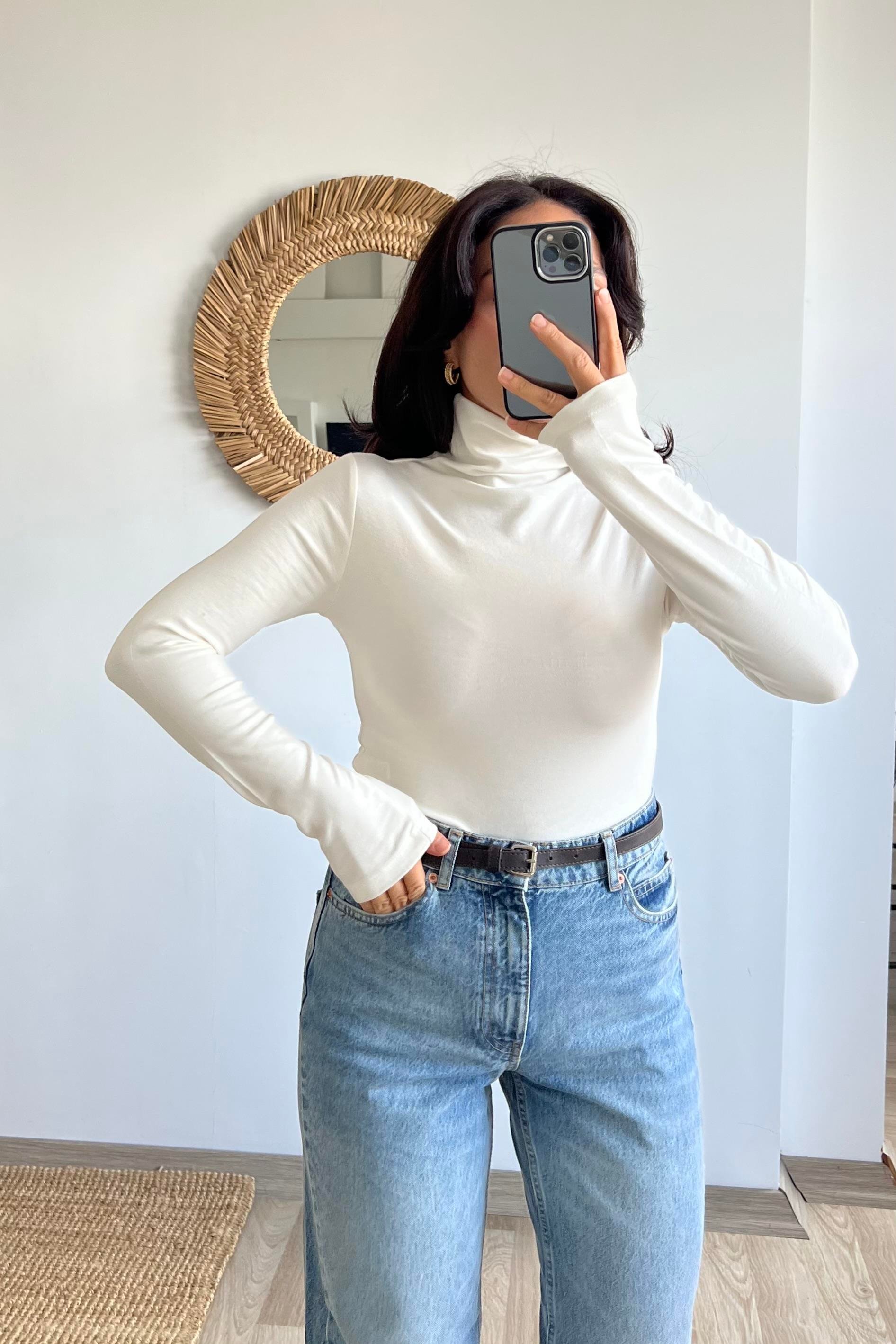 Ekru Boğazlı Yumuşak Dokulu Bluz  uygun fiyatlarda www.butikhola.com adresinde