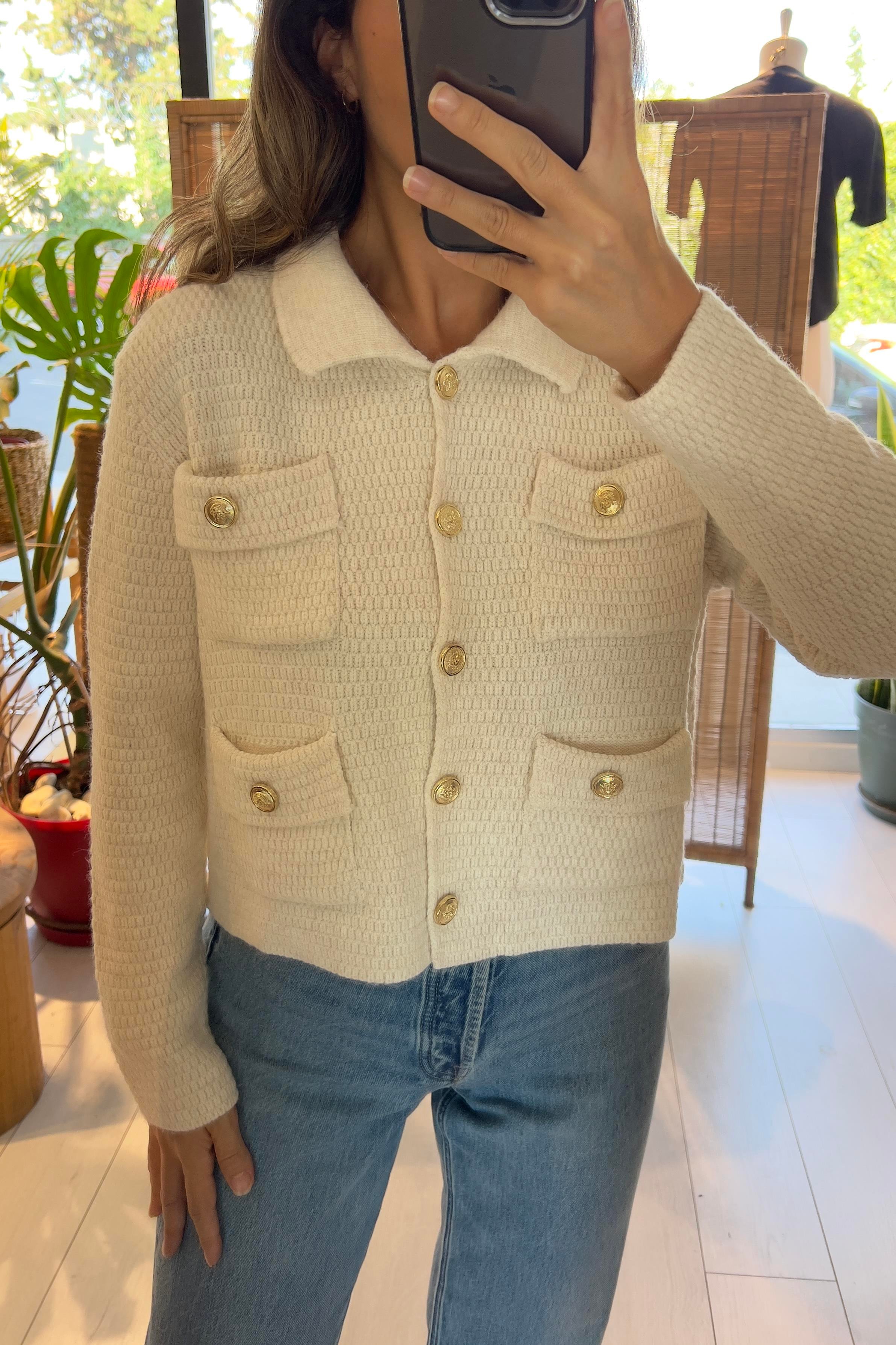 Ekru Cepli ve Gold Düğme Detaylı Hırka  uygun fiyatlarda www.butikhola.com adresinde