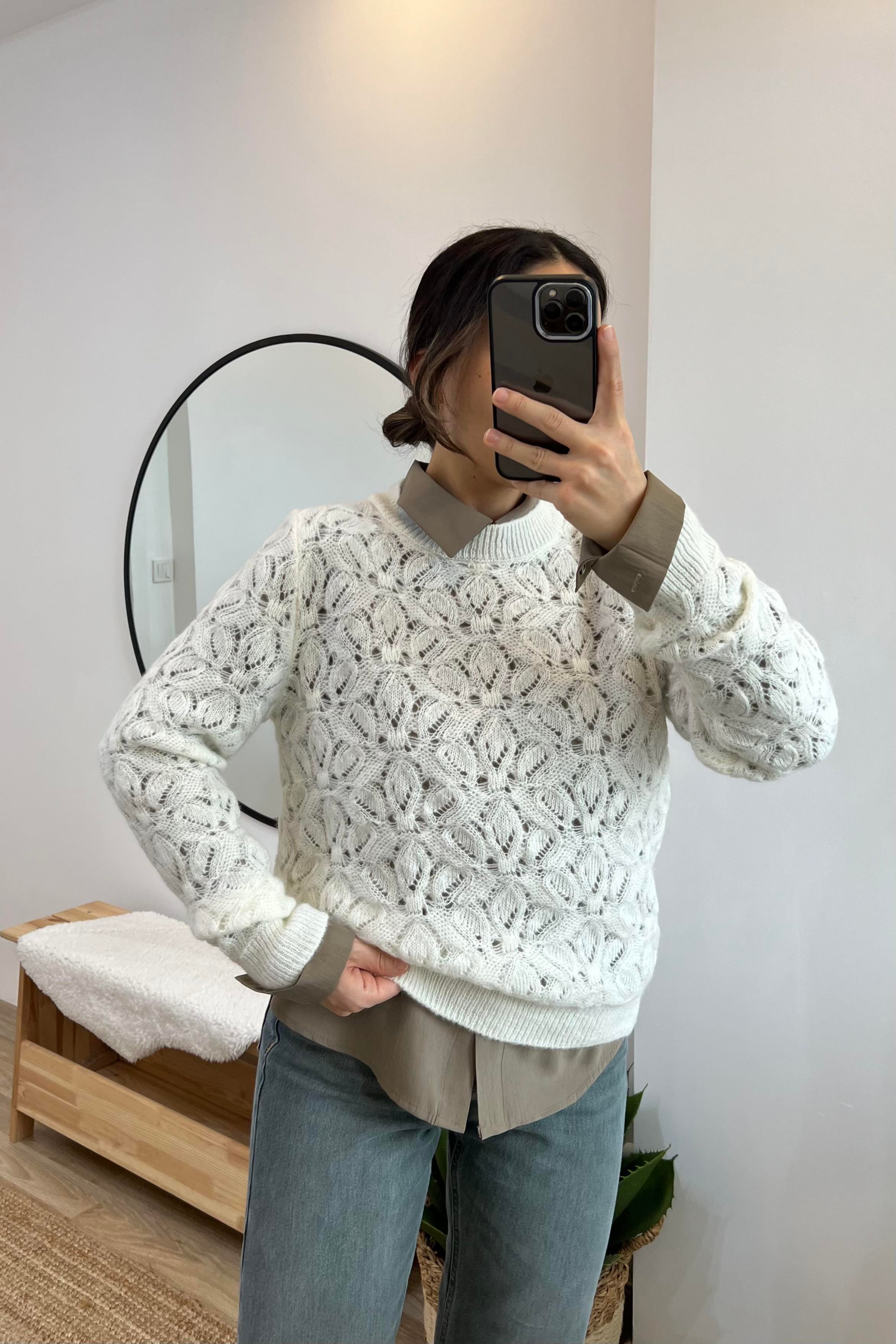 Ekru Çiçek Motifli Kazak uygun fiyatlarda www.butikhola.com adresinde