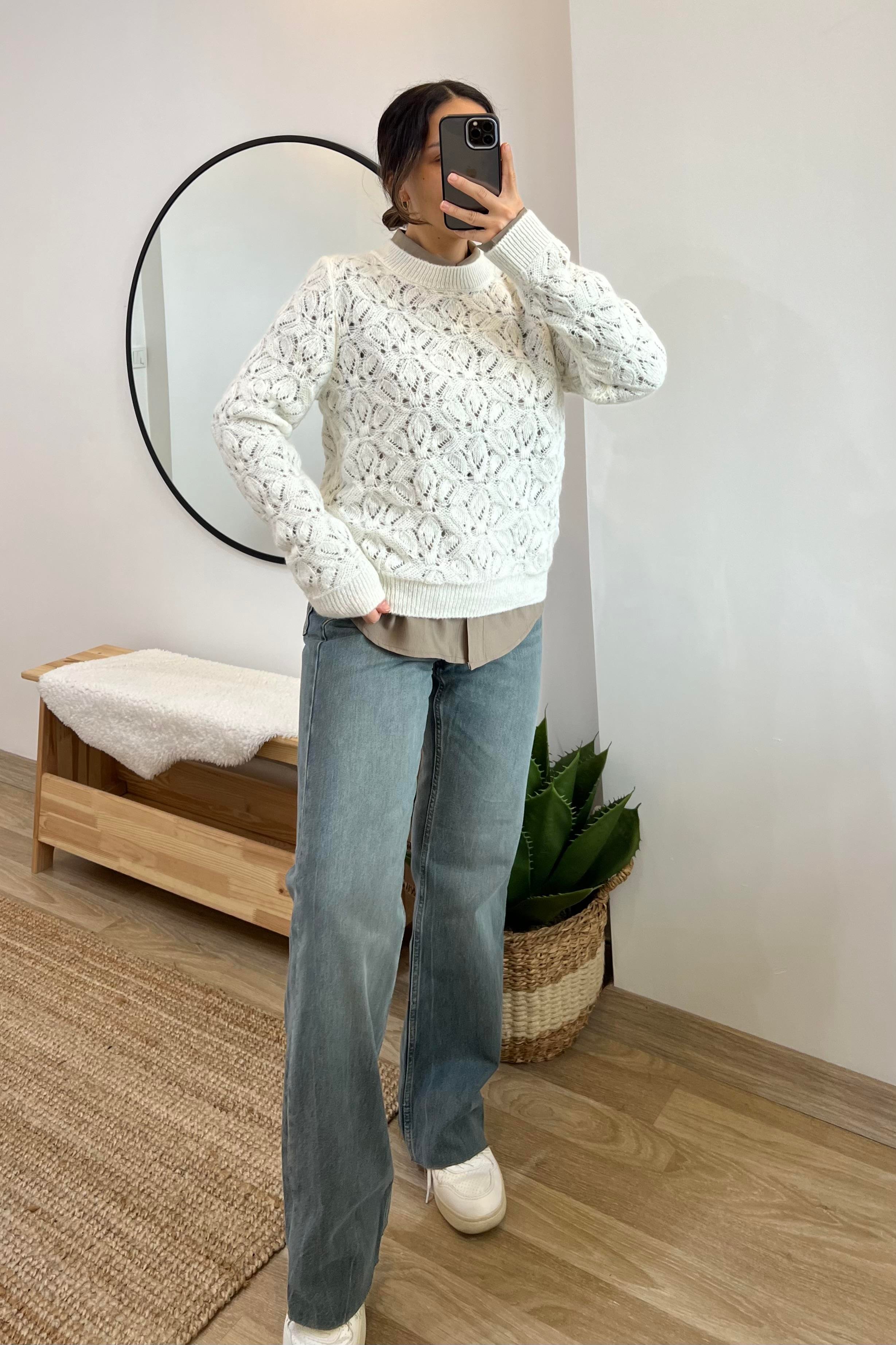 Ekru Çiçek Motifli Kazak uygun fiyatlarda www.butikhola.com adresinde