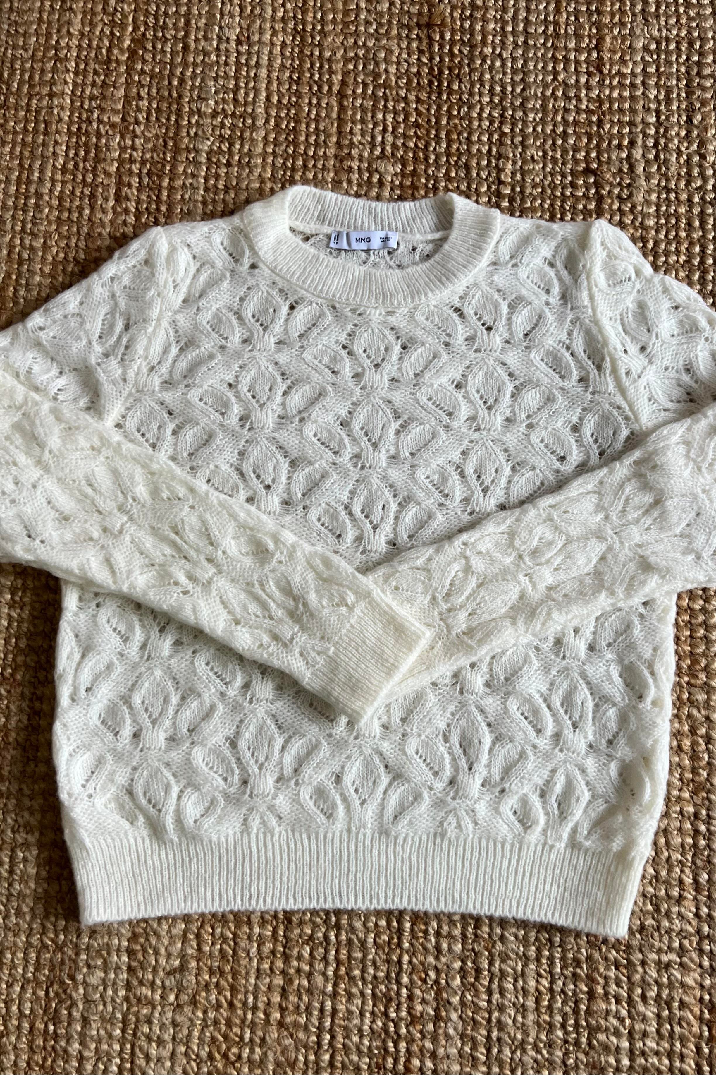 Ekru Çiçek Motifli Kazak uygun fiyatlarda www.butikhola.com adresinde