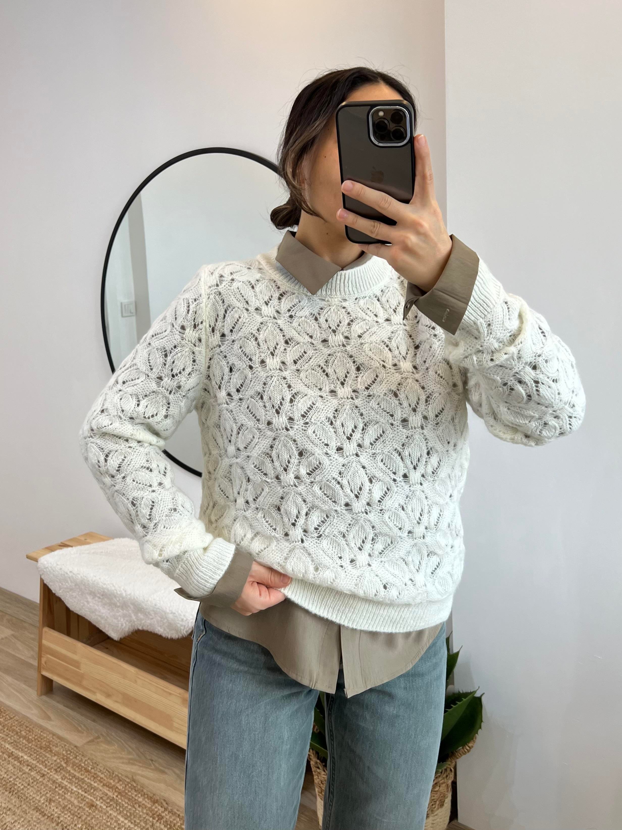 Ekru Çiçek Motifli Kazak uygun fiyatlarda www.butikhola.com adresinde