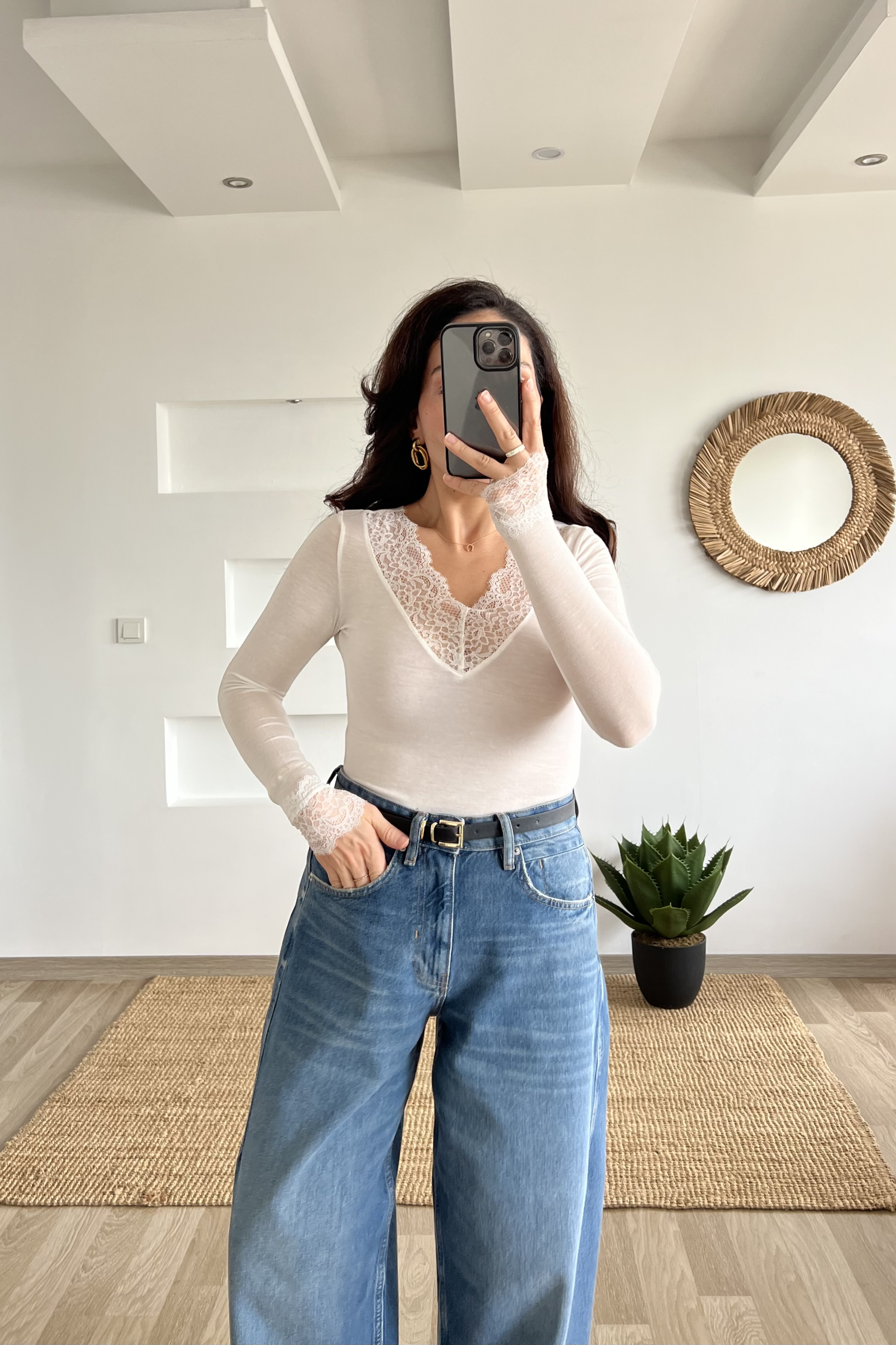 Ekru Dantelli Transparan Kaşmir Dokulu Bluz uygun fiyatlarda www.butikhola.com adresinde