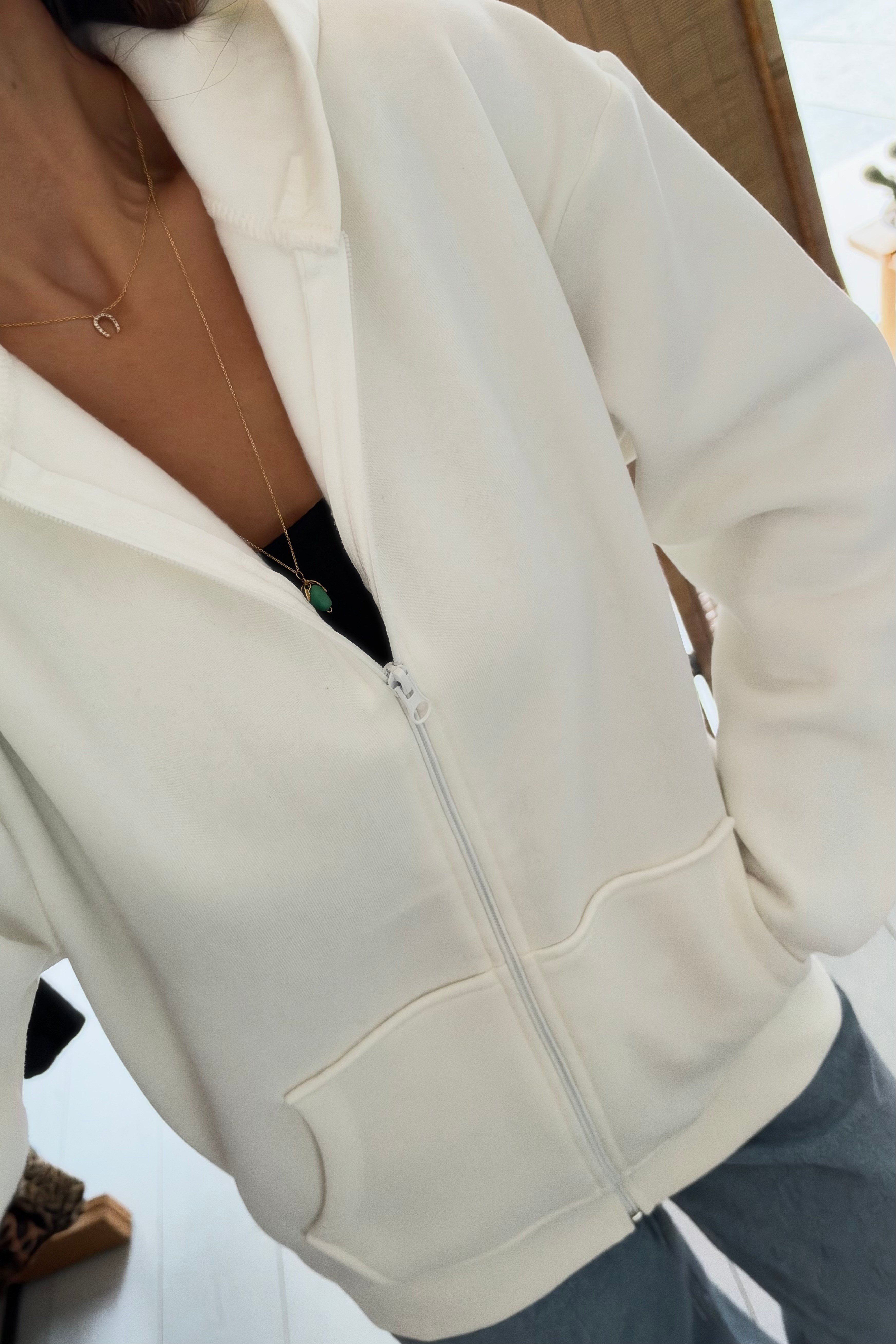 Ekru Kapüşonlu Fermuarlı Sweat Hırka uygun fiyatlarda www.butikhola.com adresinde