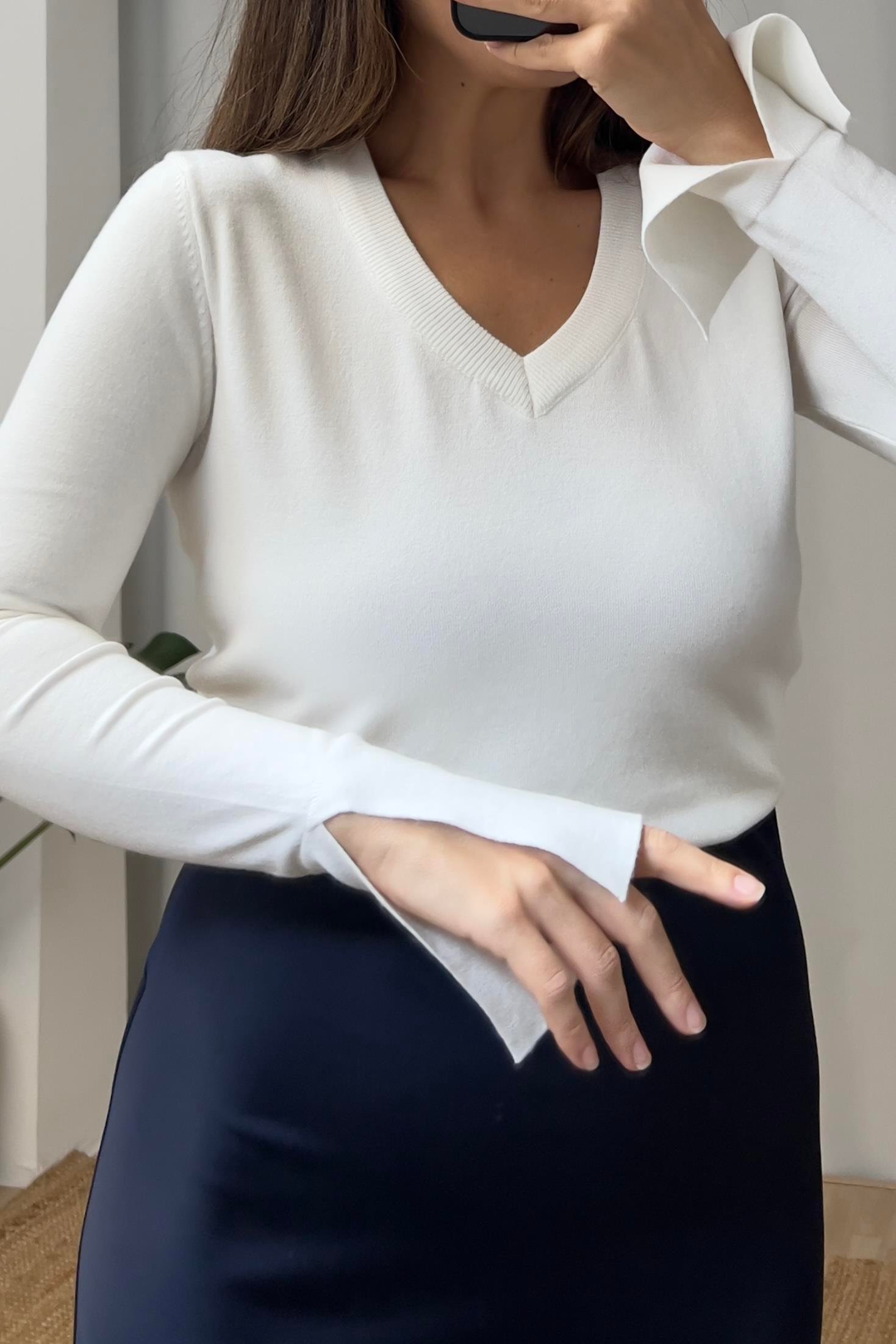 Ekru Kolu Yırtmaçlı Yumuşak Dokulu Premium Kazak uygun fiyatlarda www.butikhola.com adresinde