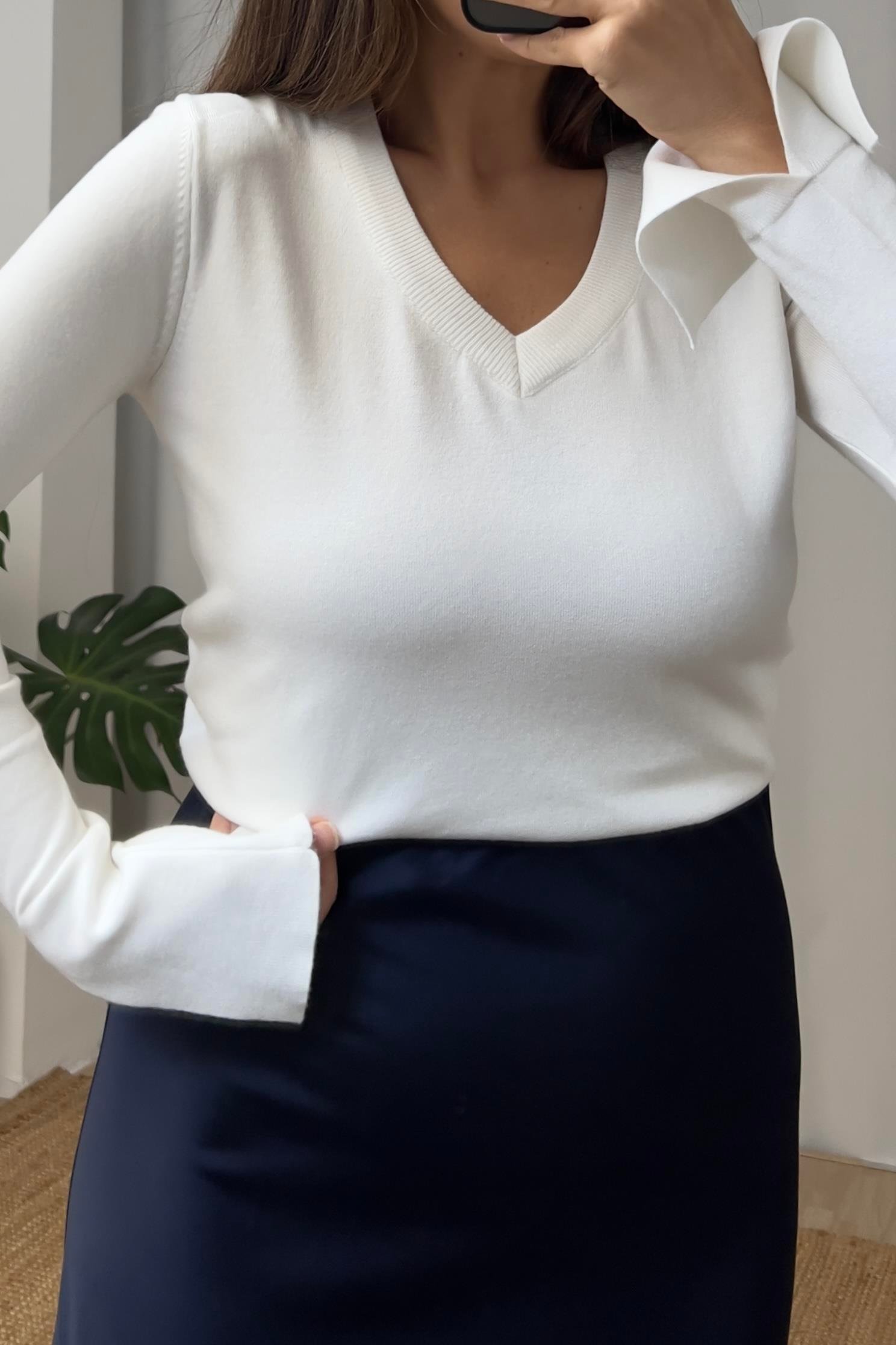 Ekru Kolu Yırtmaçlı Yumuşak Dokulu Premium Kazak uygun fiyatlarda www.butikhola.com adresinde