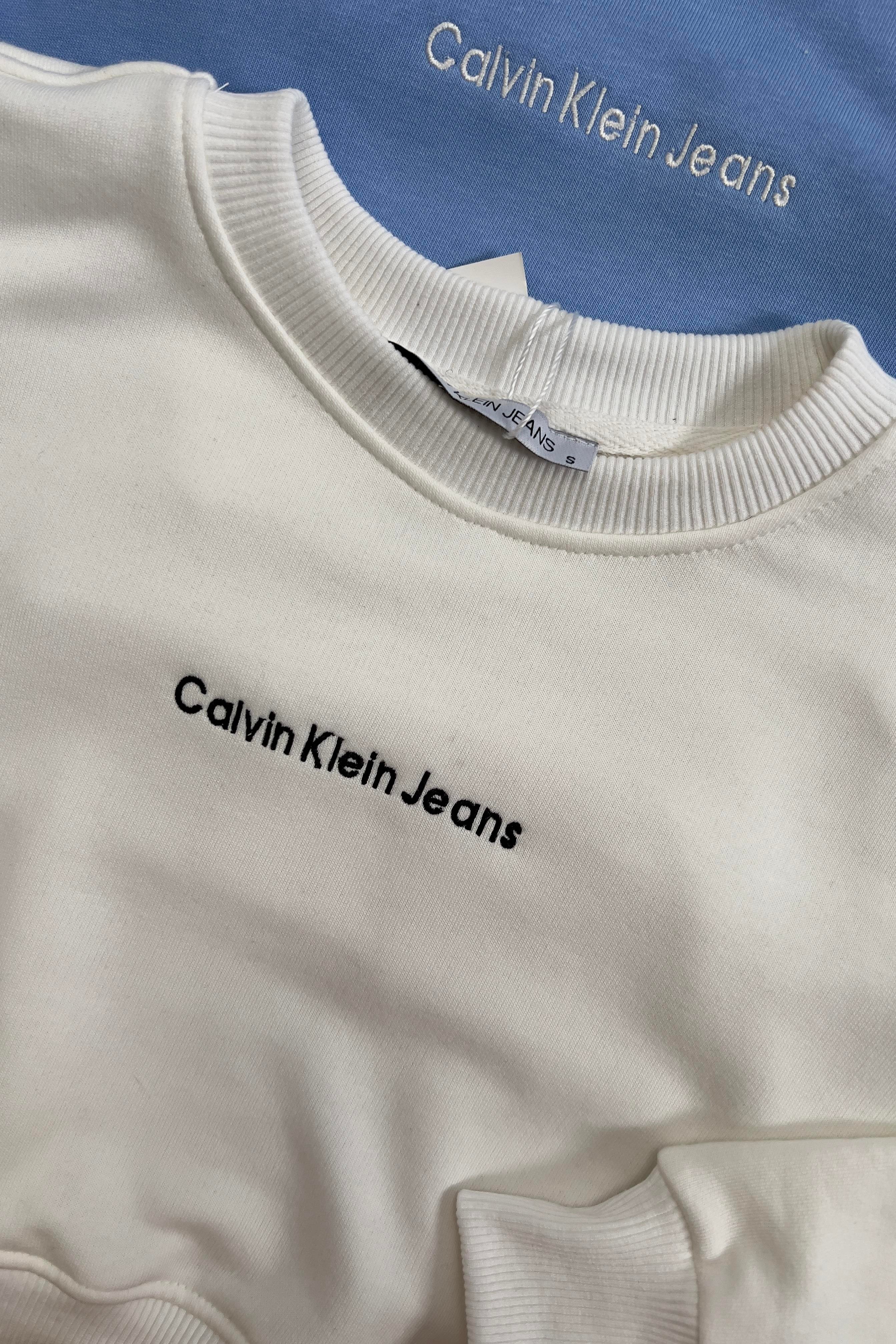 Ekru Logo Nakışlı Crop Sweatshirt uygun fiyatlarda www.butikhola.com adresinde