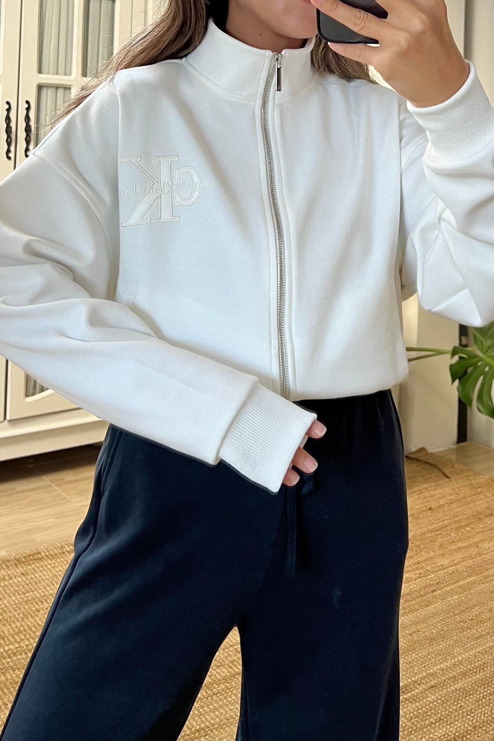 Ekru Logo Nakışlı Fermuarlı Sweatshirt uygun fiyatlarda www.butikhola.com adresinde