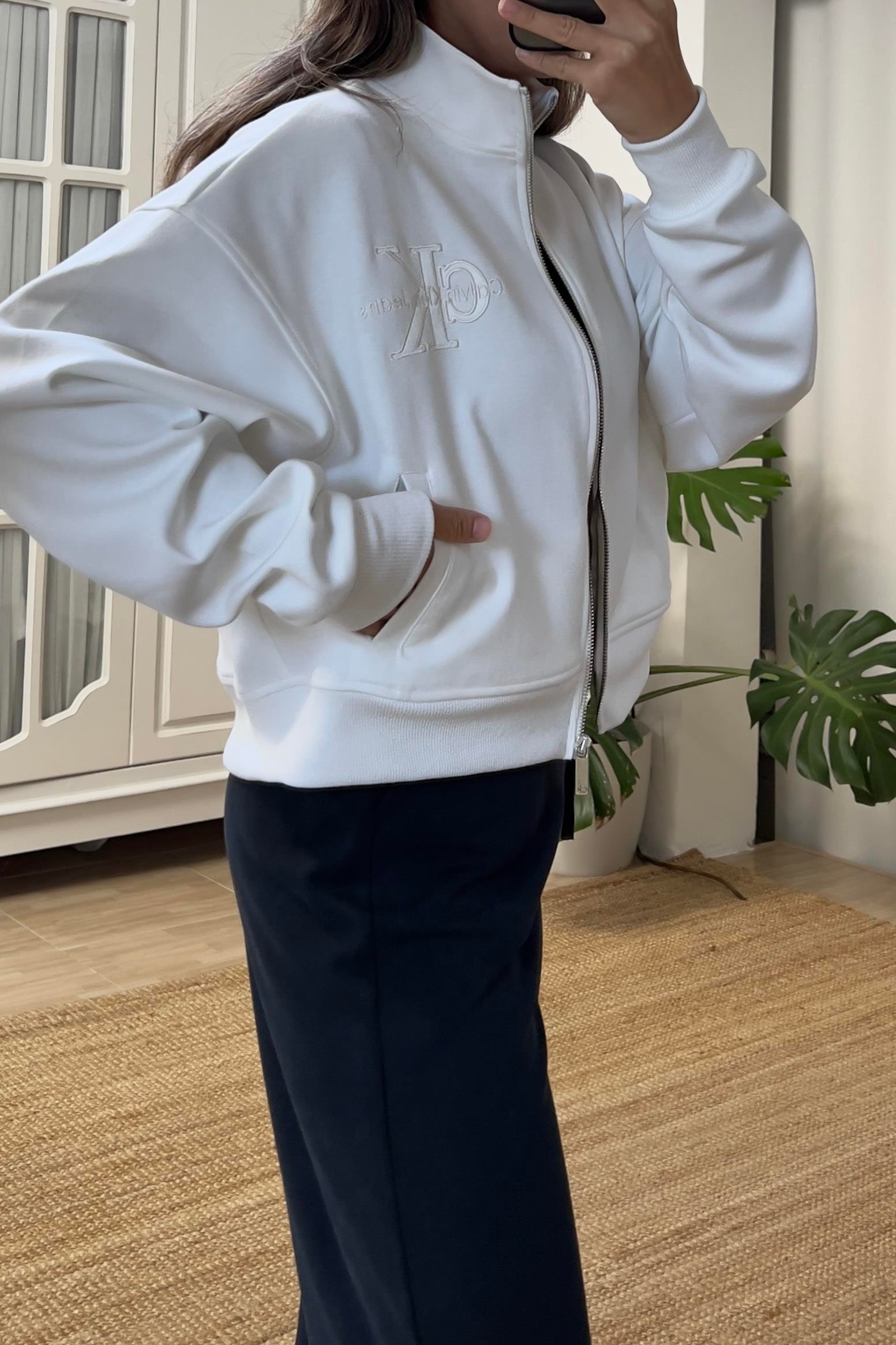 Ekru Logo Nakışlı Fermuarlı Sweatshirt uygun fiyatlarda www.butikhola.com adresinde