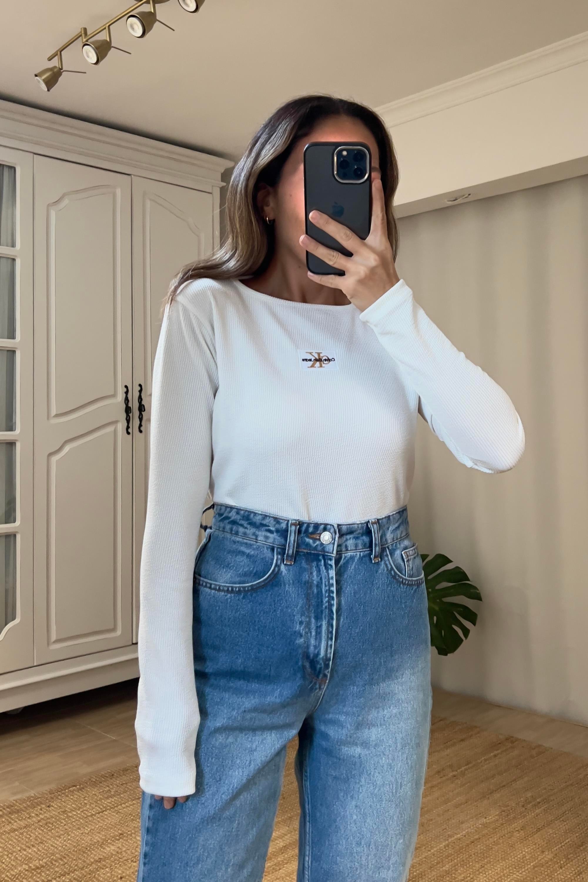 Ekru Logo Nakışlı İnce Sweatshirt uygun fiyatlarda www.butikhola.com adresinde