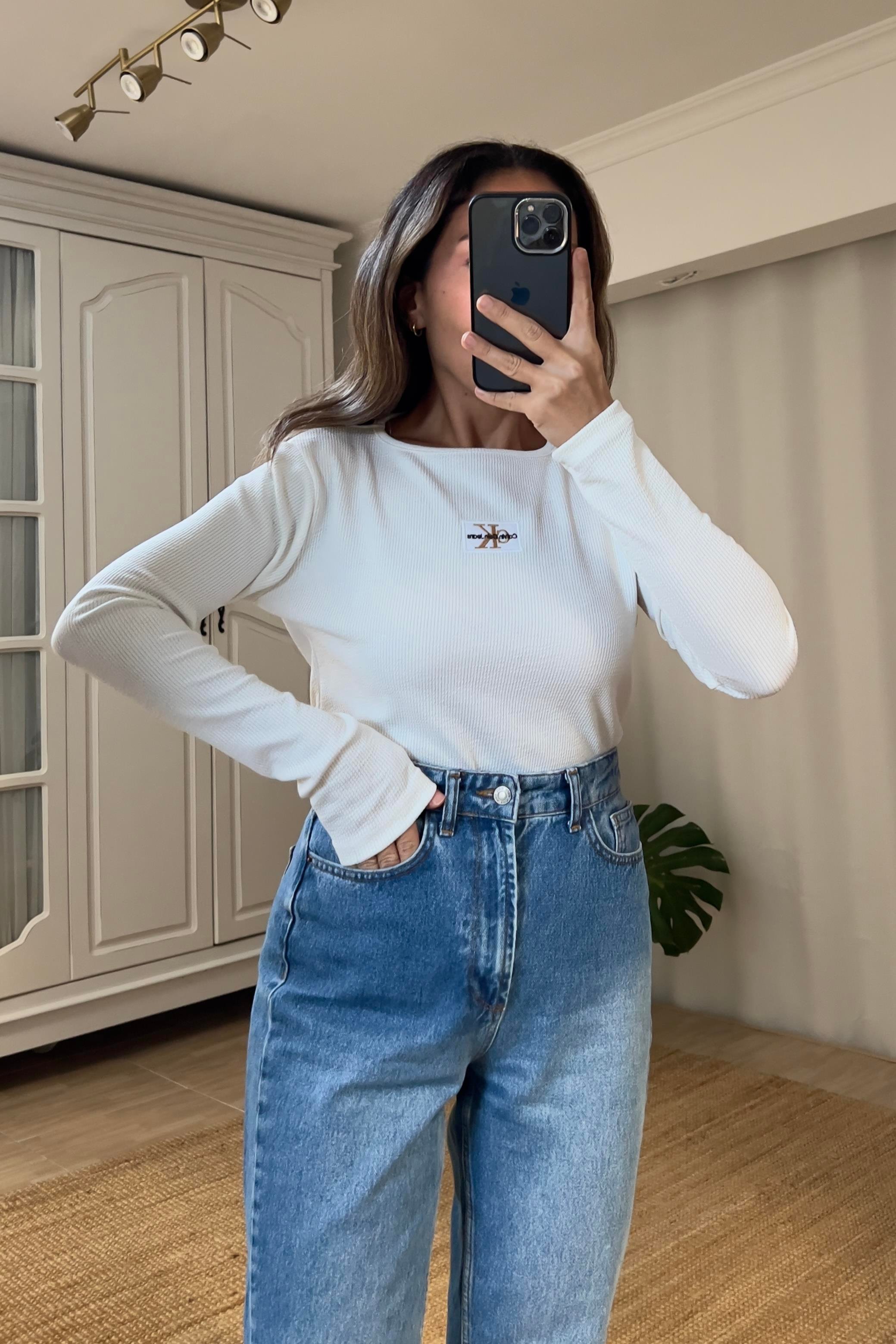 Ekru Logo Nakışlı İnce Sweatshirt uygun fiyatlarda www.butikhola.com adresinde