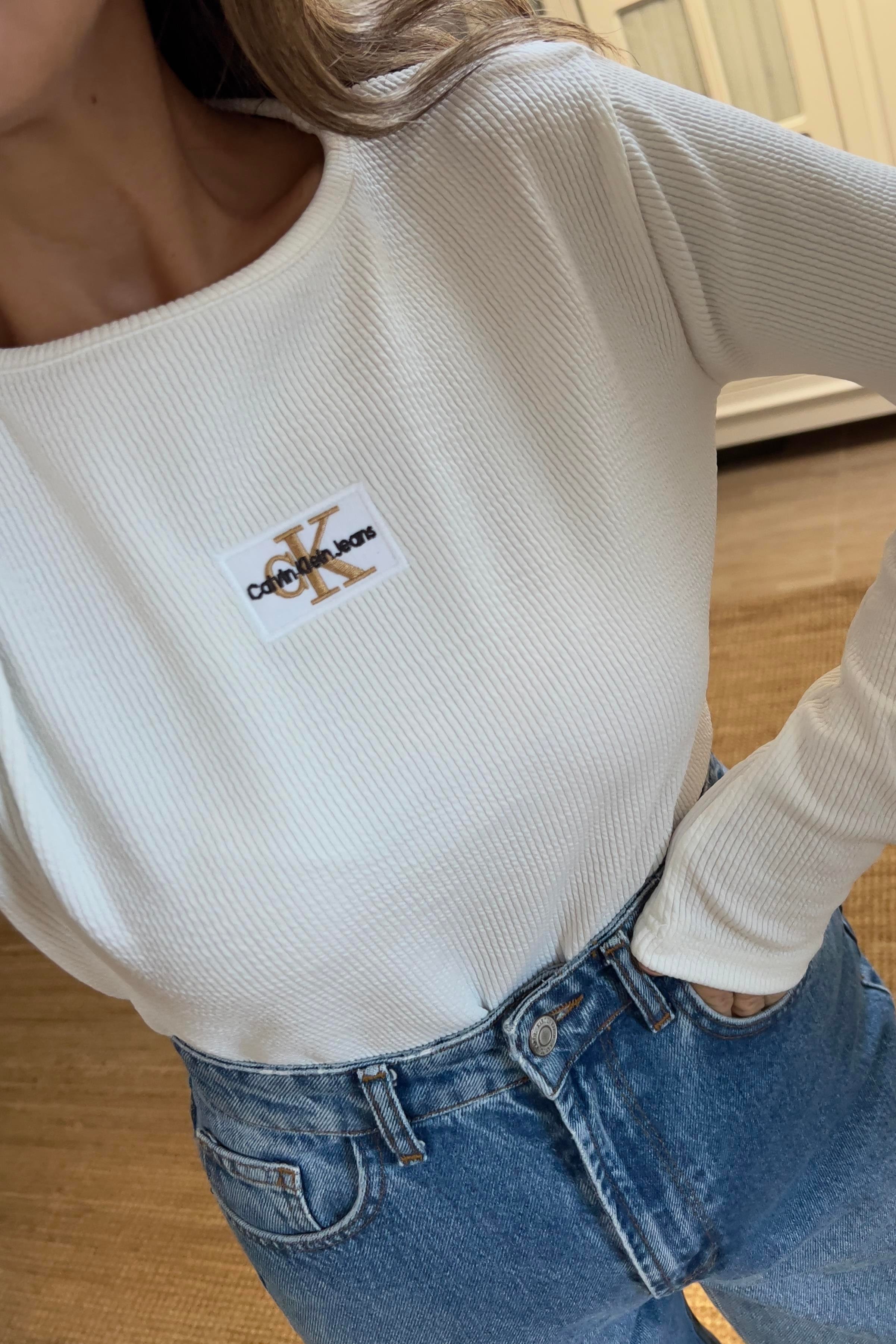 Ekru Logo Nakışlı İnce Sweatshirt uygun fiyatlarda www.butikhola.com adresinde