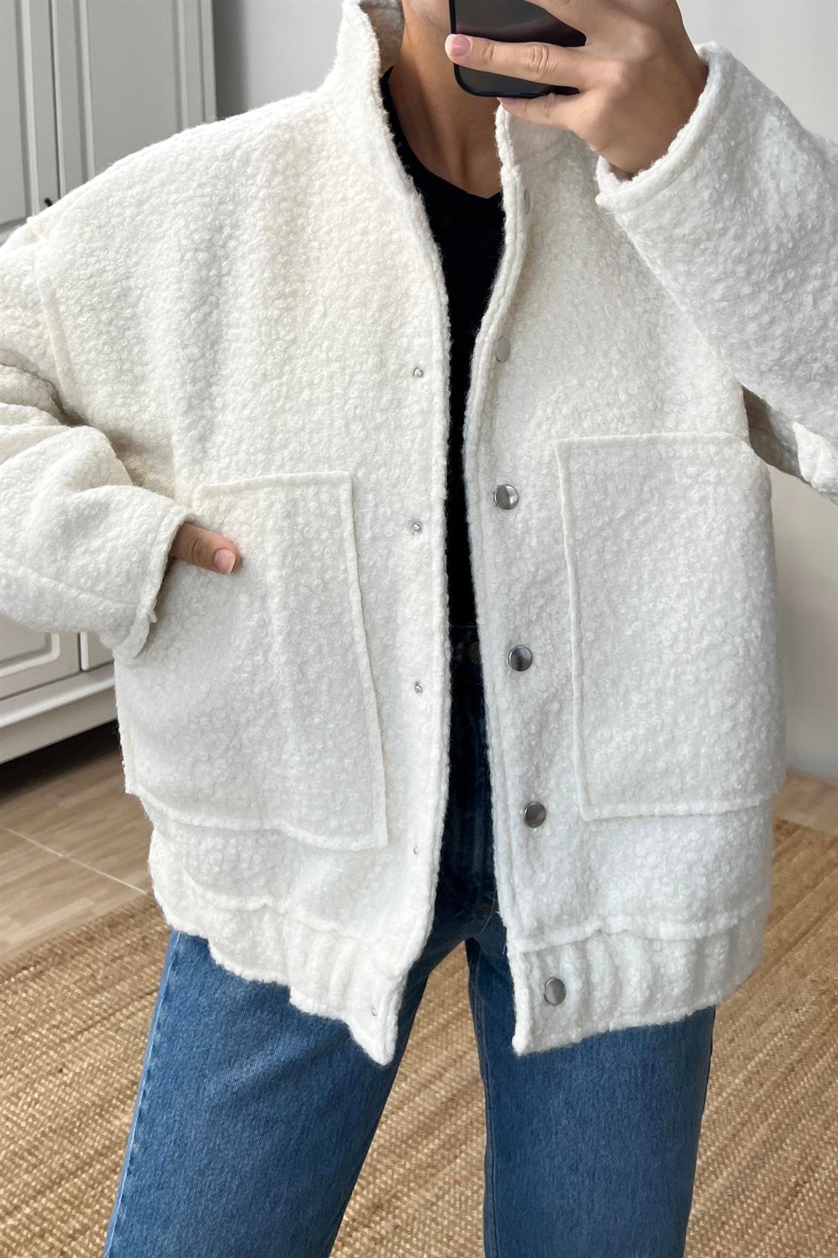 Ekru Premium Bomber Ceket uygun fiyatlarda www.butikhola.com adresinde