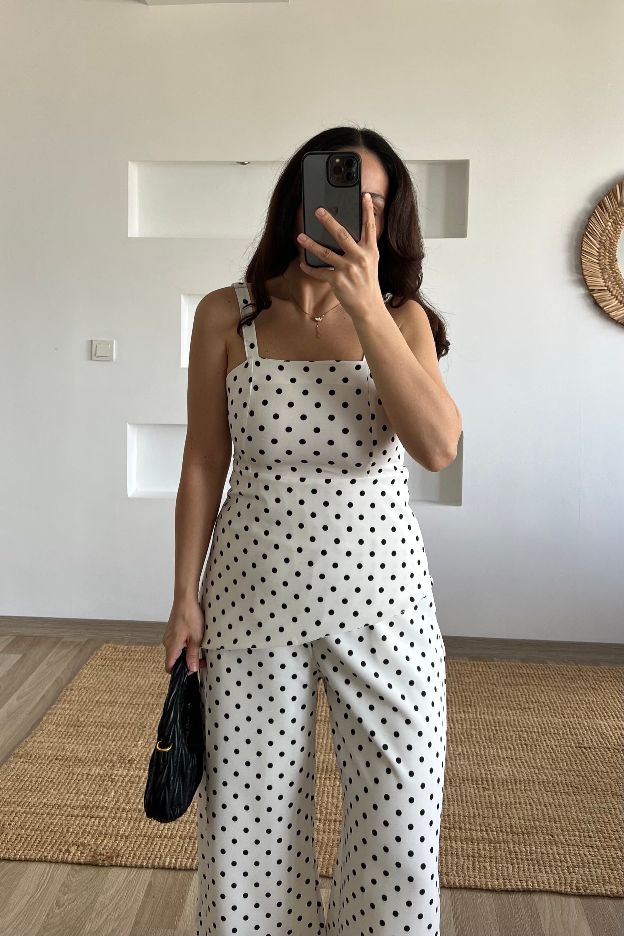 Ekru Puantiyeli Ayarlanabilir Askılı Bluz Pantolon Takım uygun fiyatlarda www.butikhola.com adresinde