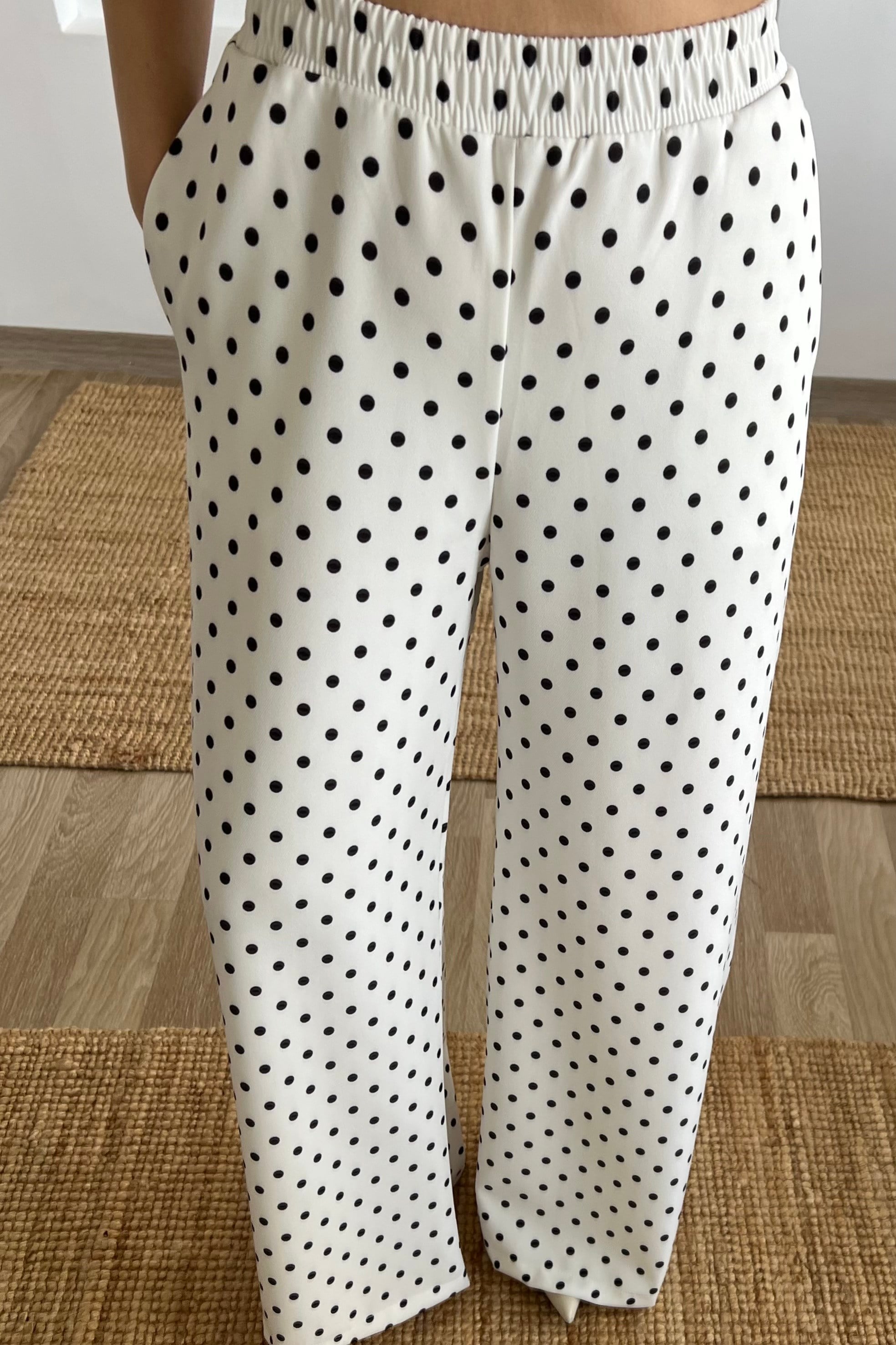 Ekru Puantiyeli Ayarlanabilir Askılı Bluz Pantolon Takım uygun fiyatlarda www.butikhola.com adresinde