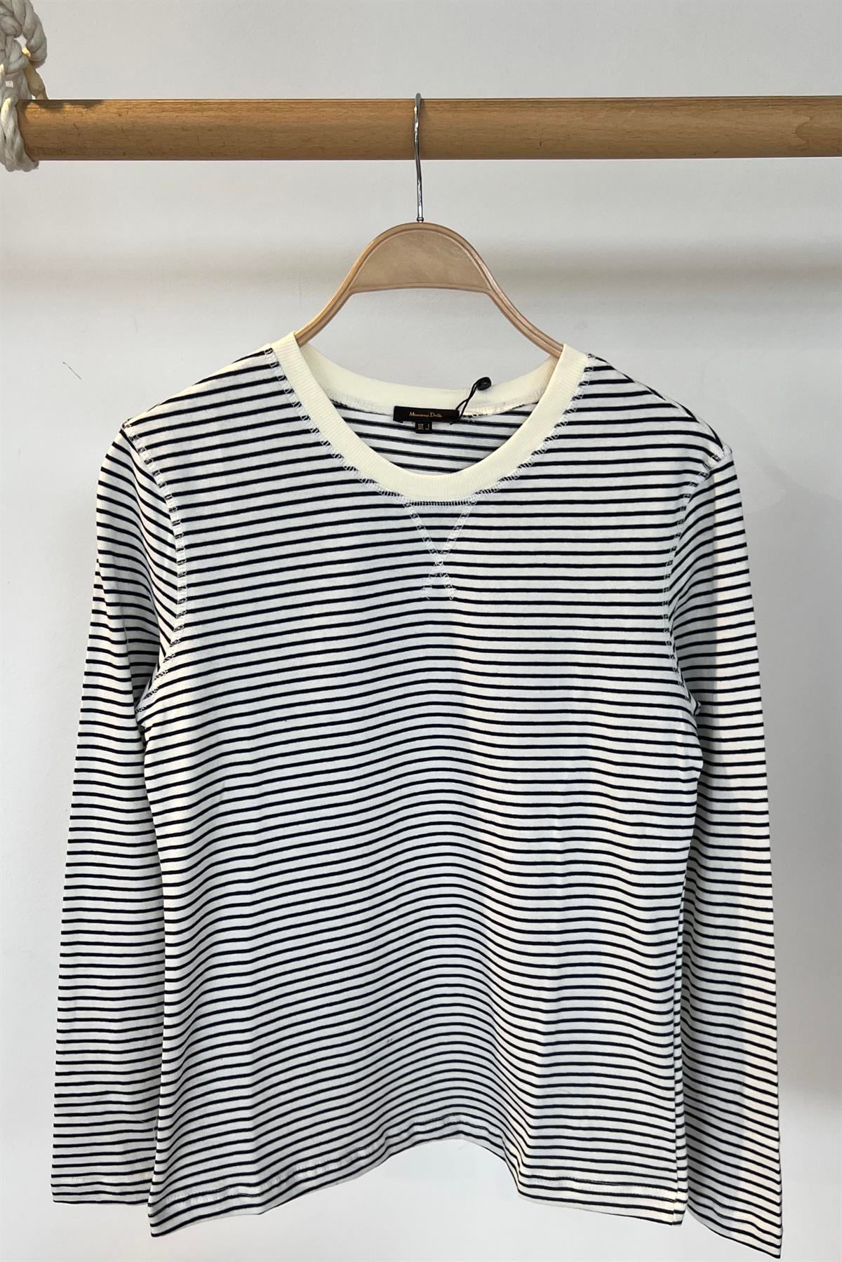 Ekru Siyah Çizgili Biyeli Sweatshirt uygun fiyatlarda www.butikhola.com adresinde