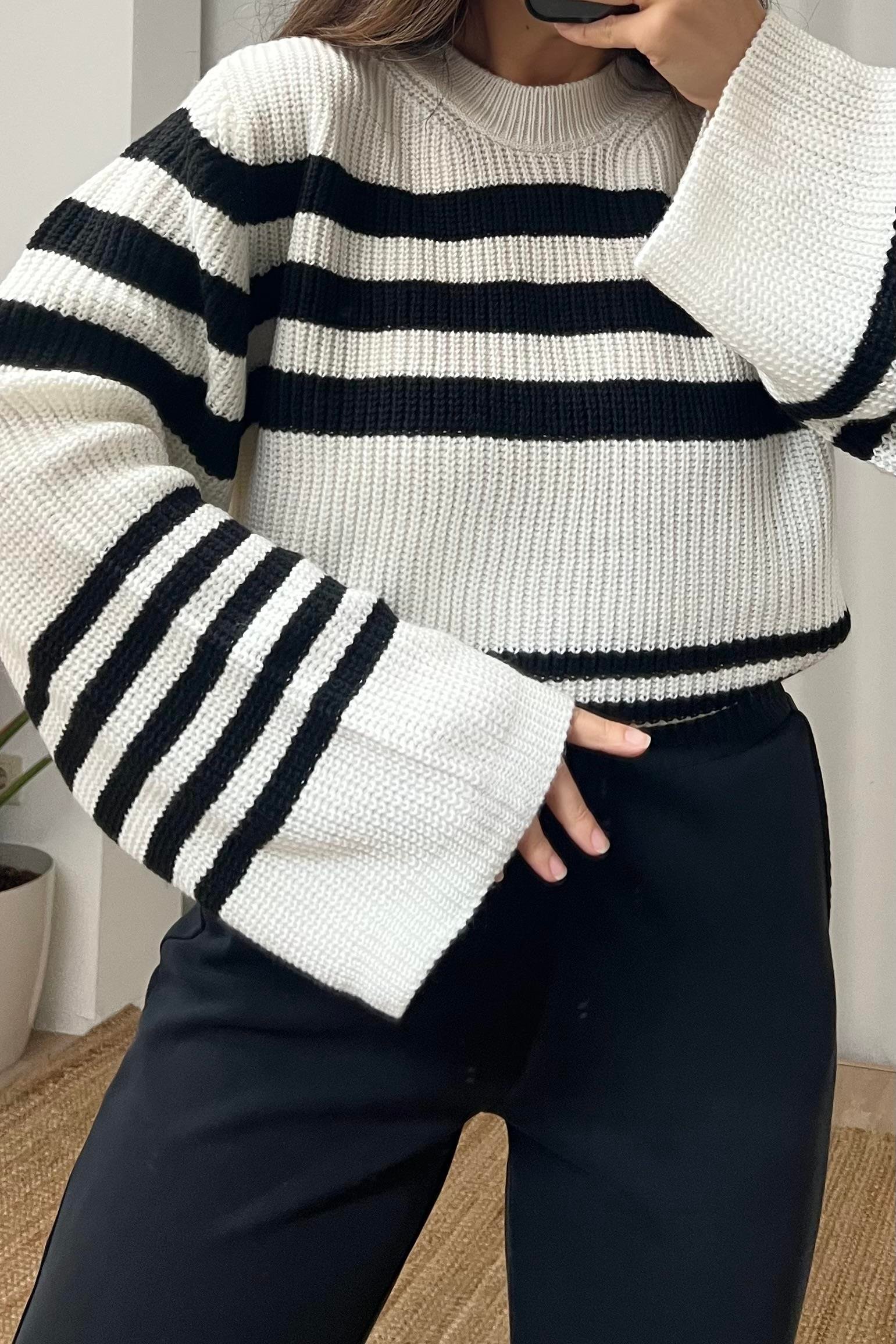 Ekru Siyah Çizgili Salaş Kazak uygun fiyatlarda www.butikhola.com adresinde