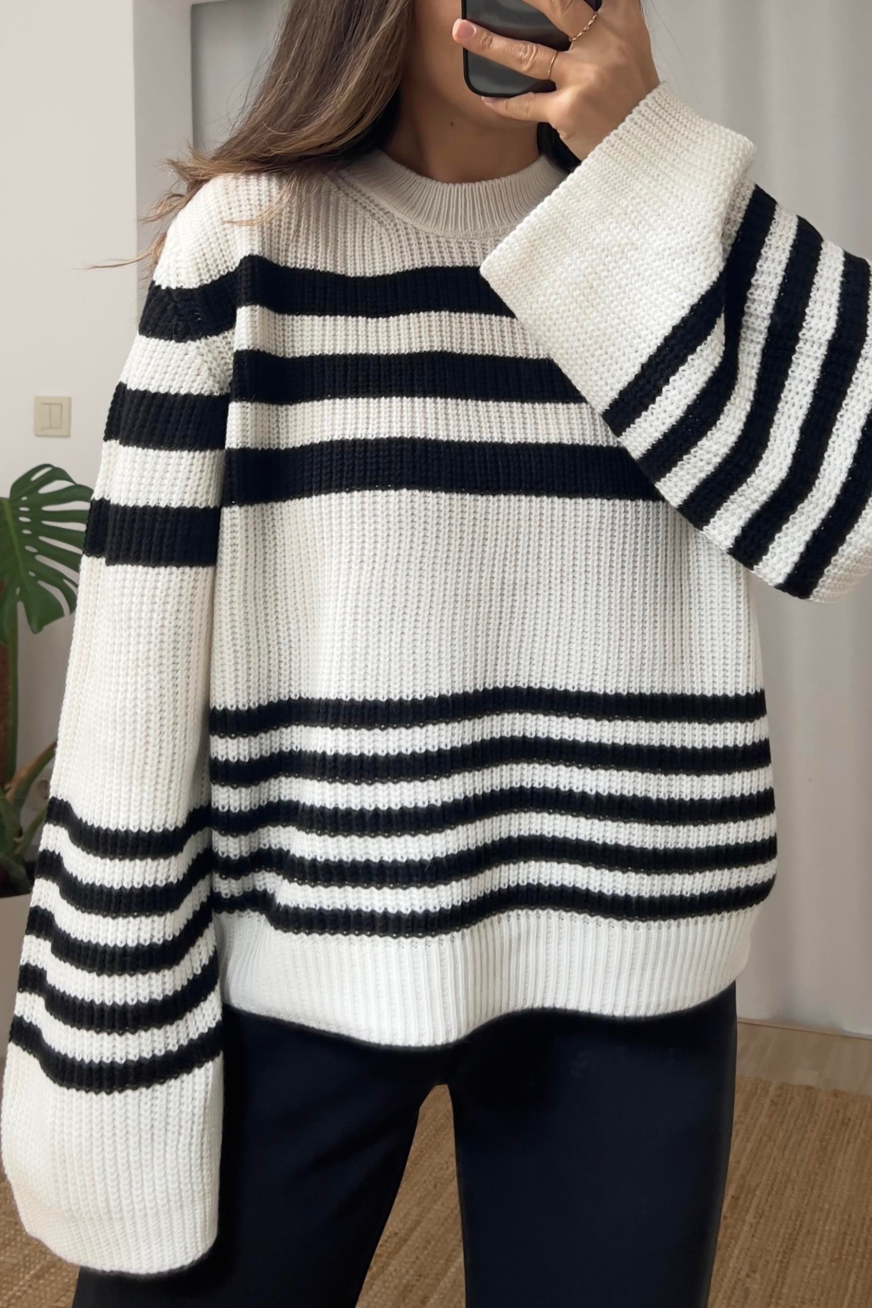 Ekru Siyah Çizgili Salaş Kazak uygun fiyatlarda www.butikhola.com adresinde