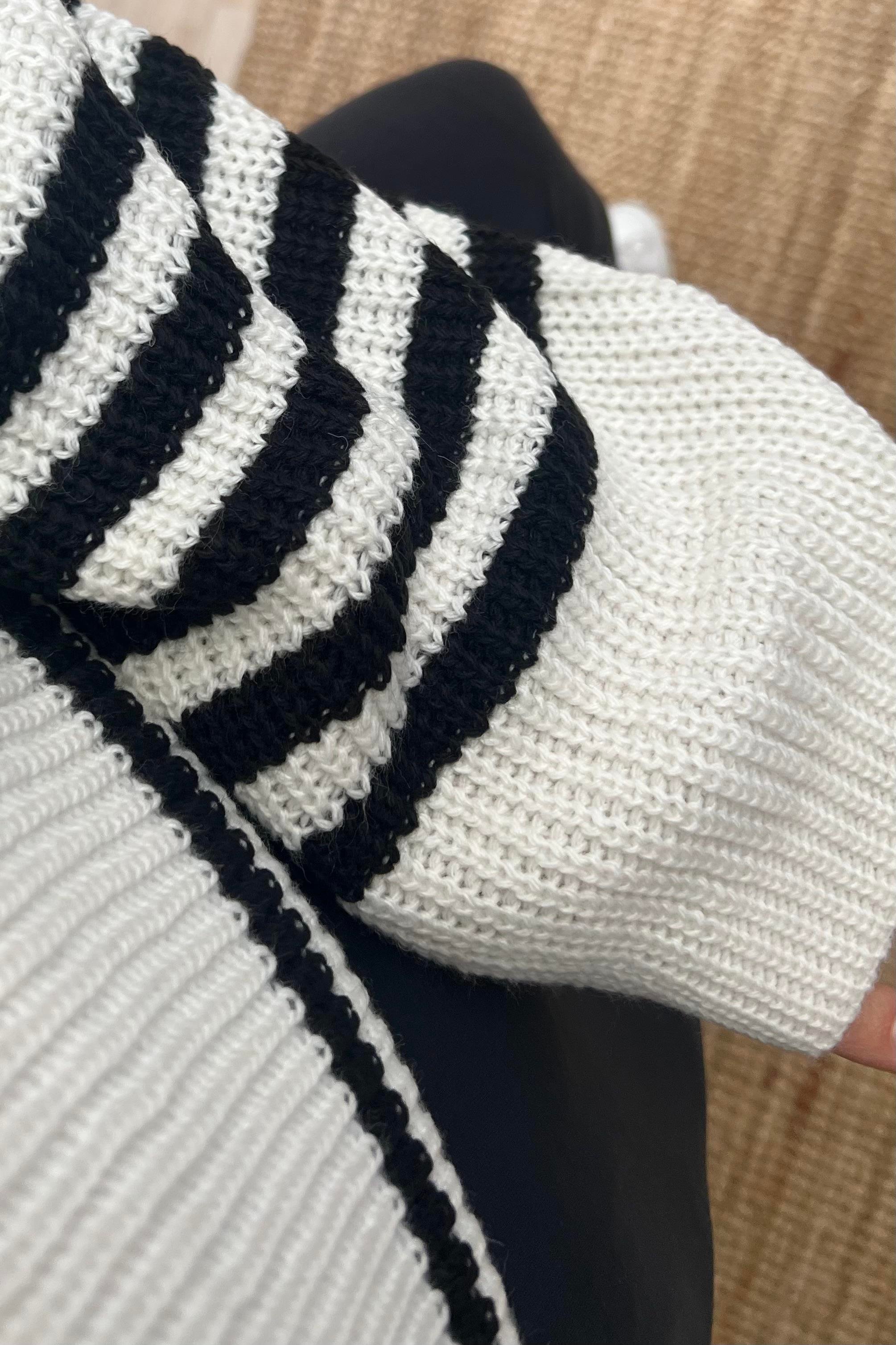 Ekru Siyah Çizgili Salaş Kazak uygun fiyatlarda www.butikhola.com adresinde