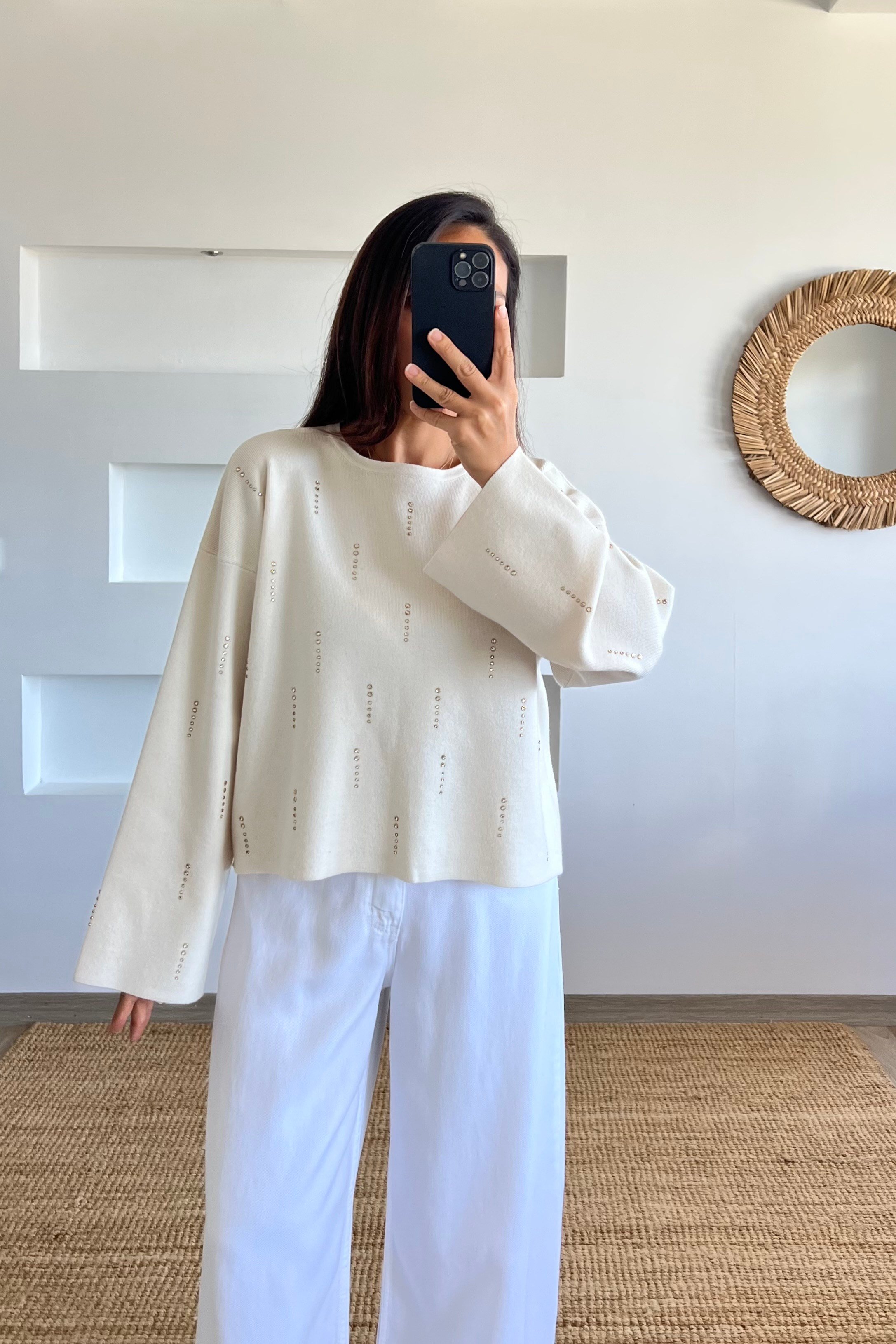 Ekru Yumuşak Dokulu Taş İşlemeli İnce Bluz uygun fiyatlarda www.butikhola.com adresinde