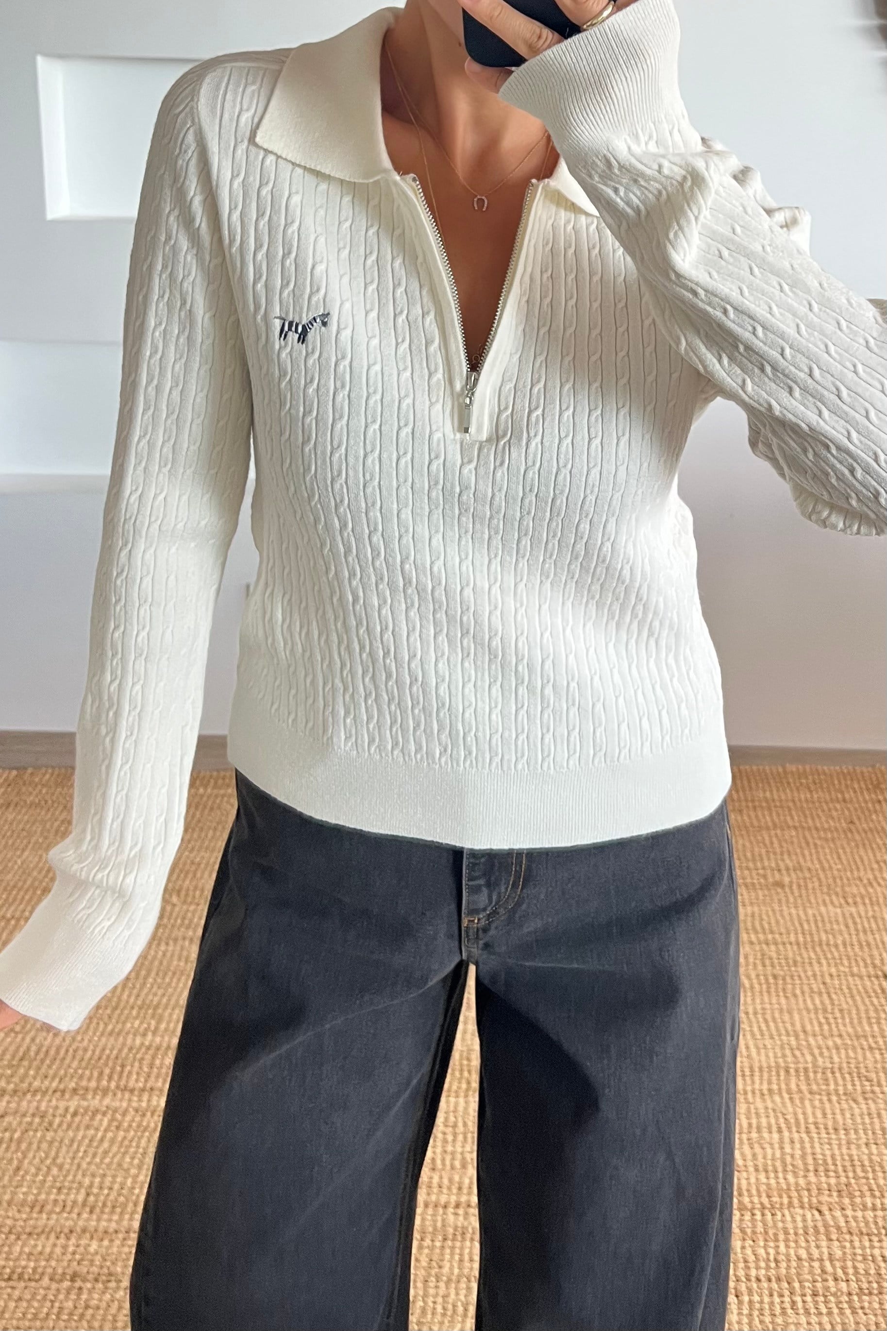 Ekru Zebra Nakışlı Yumuşak Dokulu Polo Yaka Triko uygun fiyatlarda www.butikhola.com adresinde