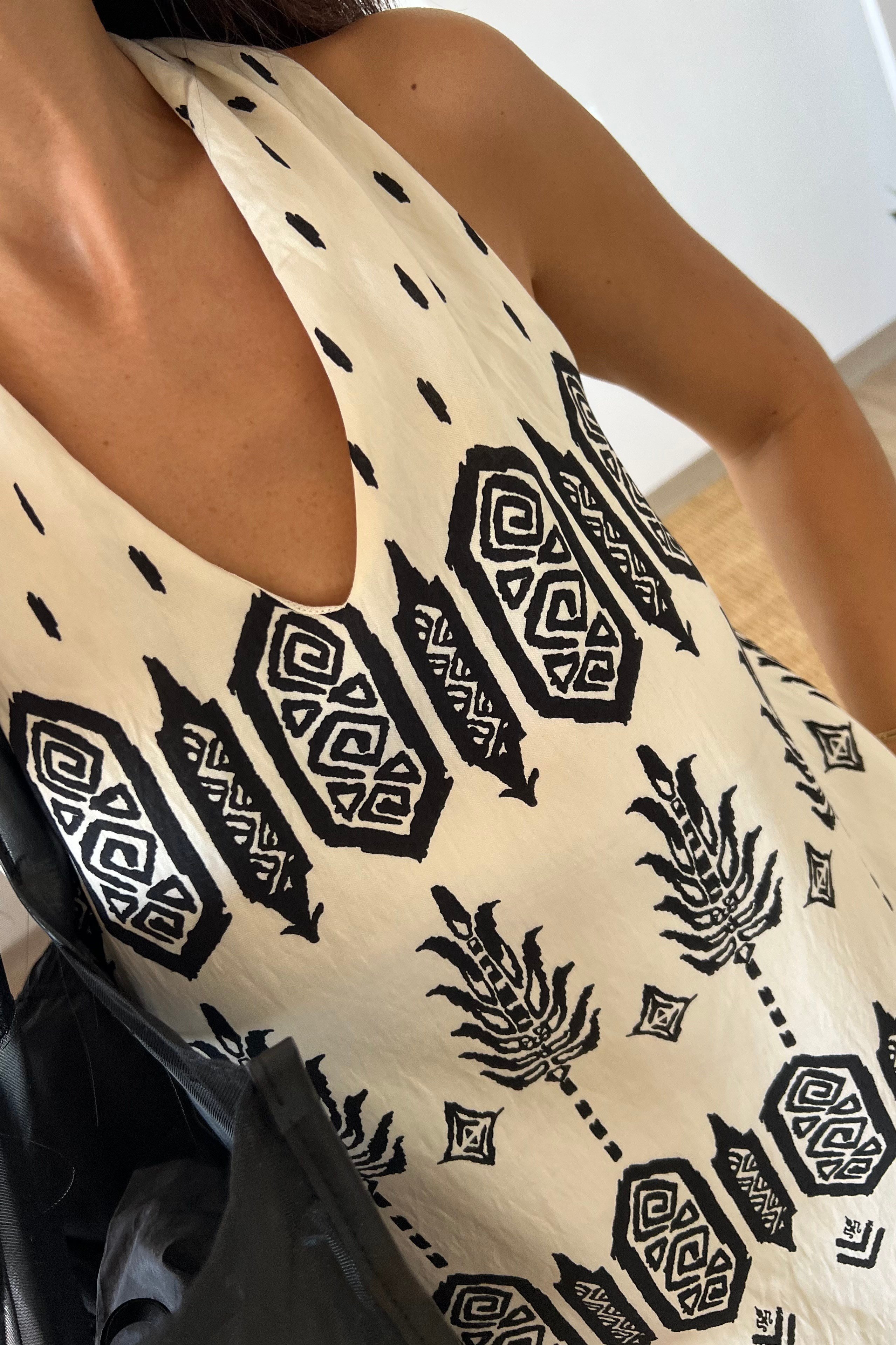 Etnik Desenli Boyundan Kemerli Elbise uygun fiyatlarda www.butikhola.com adresinde