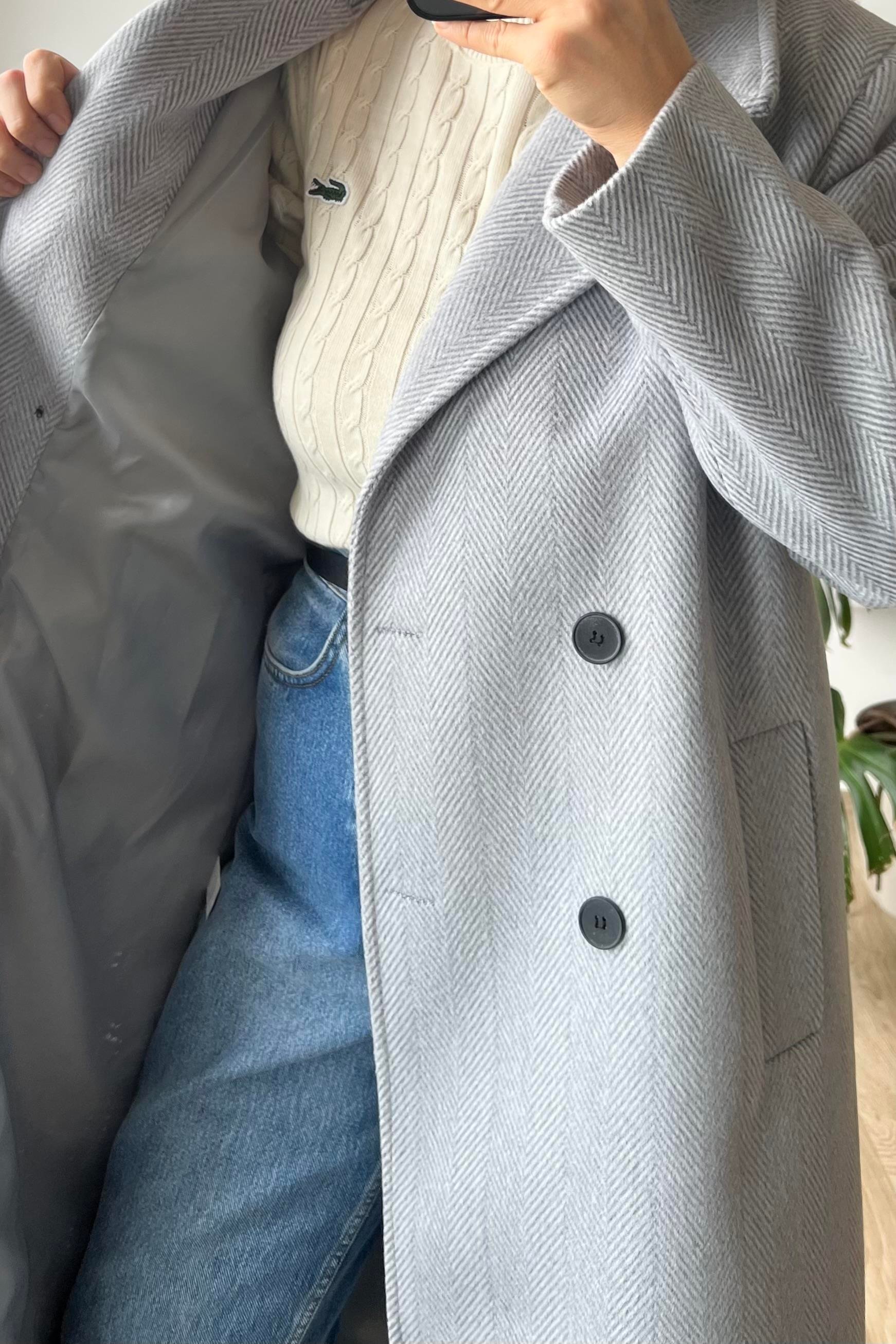 Gri Balıksırtı Premium Kruvaze Kaban uygun fiyatlarda www.butikhola.com adresinde