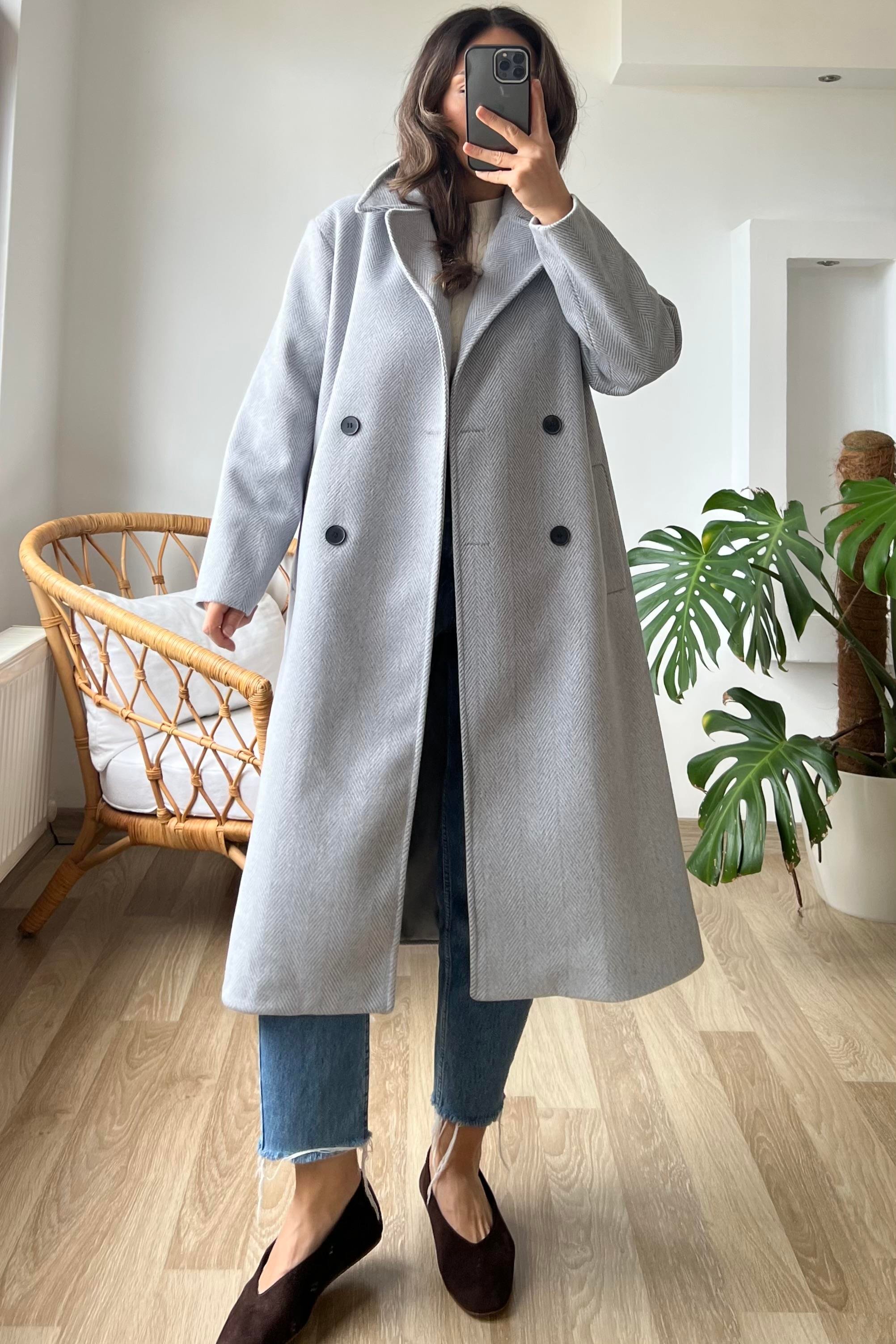Gri Balıksırtı Premium Kruvaze Kaban uygun fiyatlarda www.butikhola.com adresinde