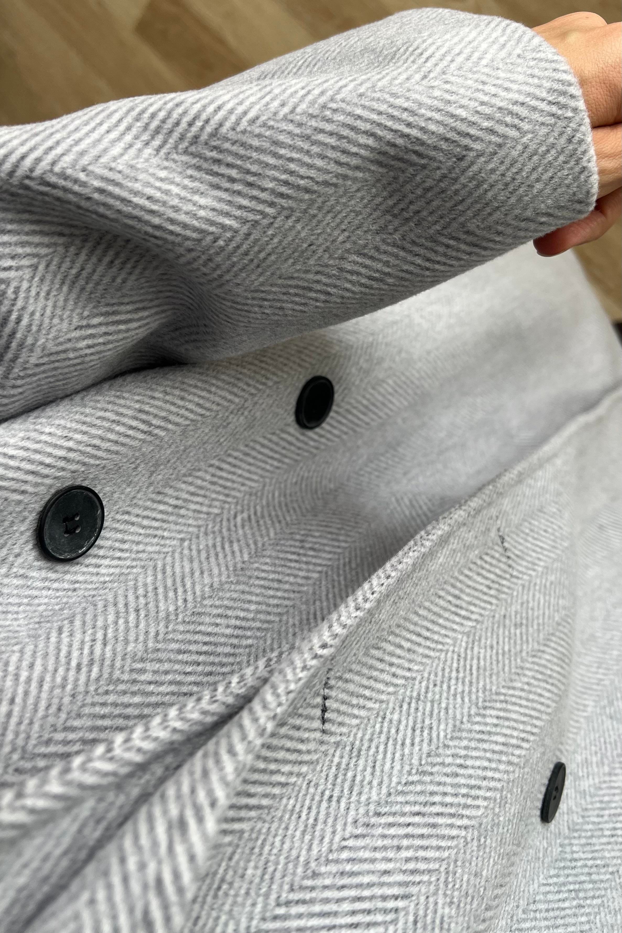 Gri Balıksırtı Premium Kruvaze Kaban uygun fiyatlarda www.butikhola.com adresinde