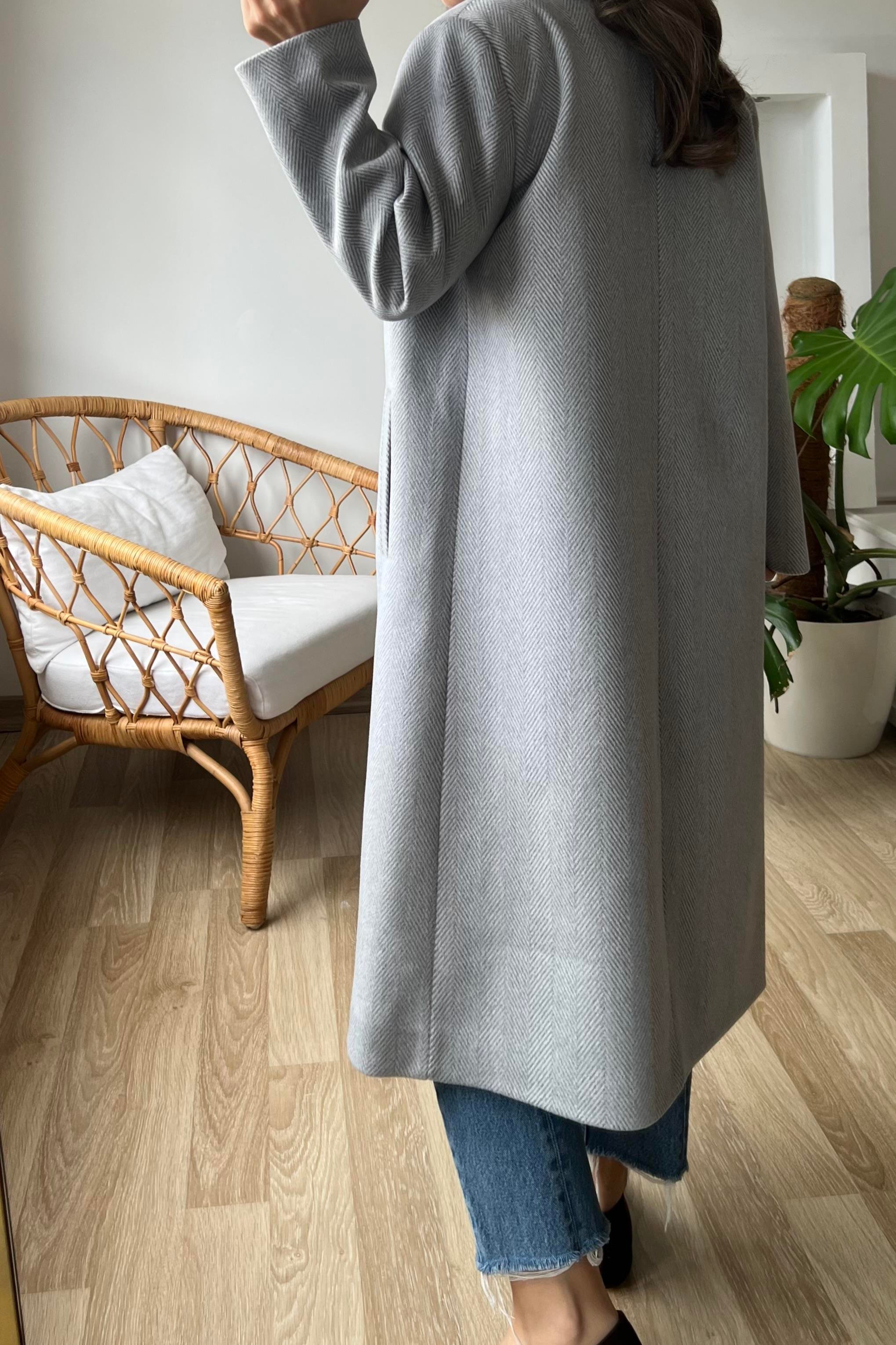 Gri Balıksırtı Premium Kruvaze Kaban uygun fiyatlarda www.butikhola.com adresinde