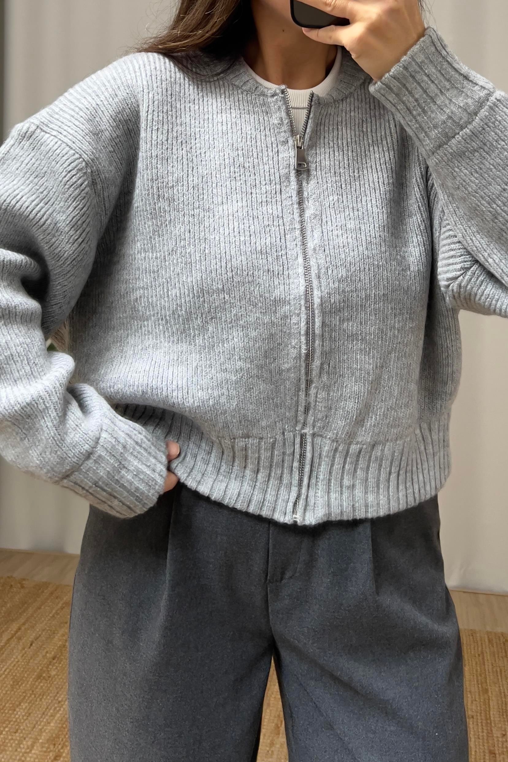 Gri Bomber Hırka uygun fiyatlarda www.butikhola.com adresinde