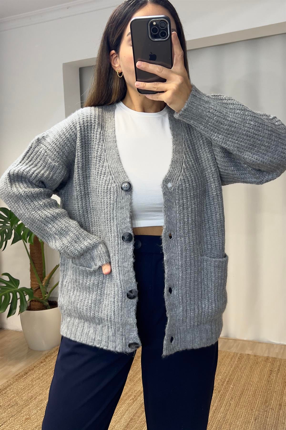 Gri Cepli Yumoş Hırka  uygun fiyatlarda www.butikhola.com adresinde