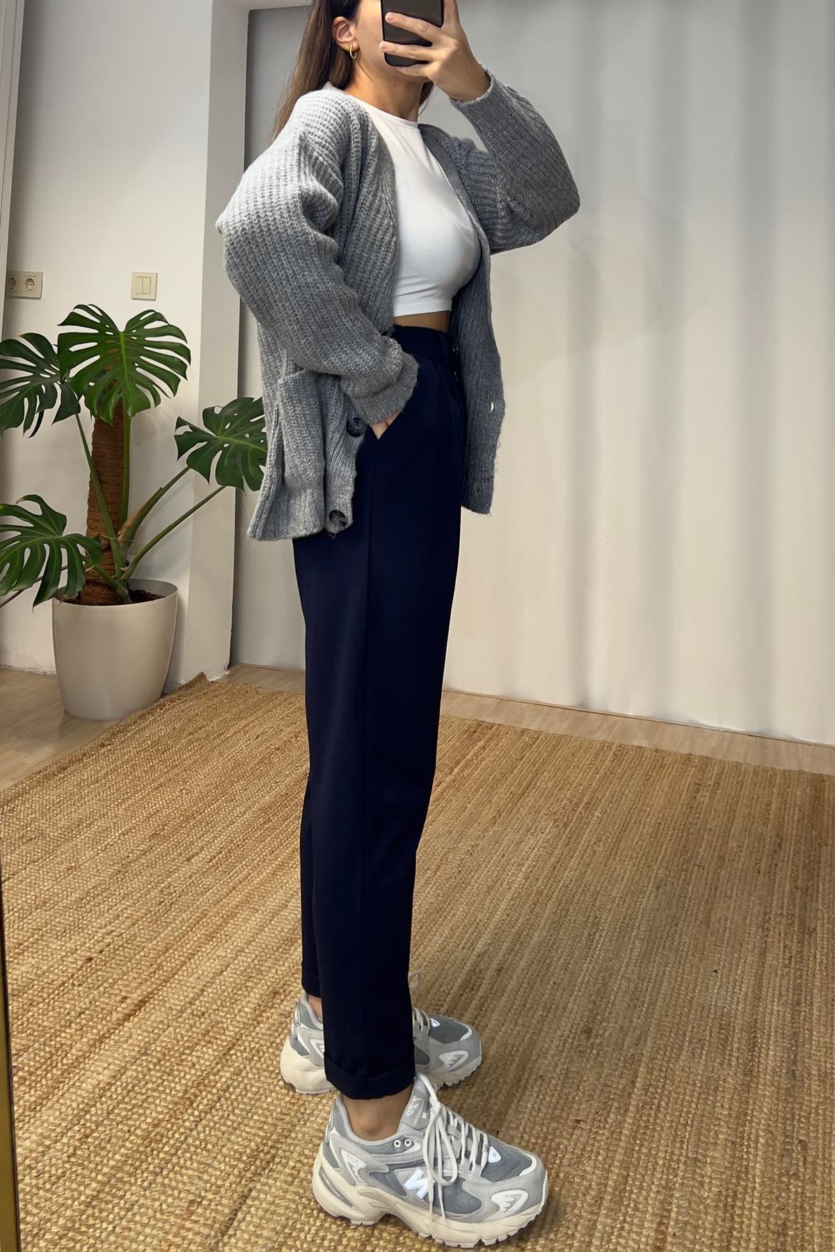 Gri Cepli Yumoş Hırka  uygun fiyatlarda www.butikhola.com adresinde
