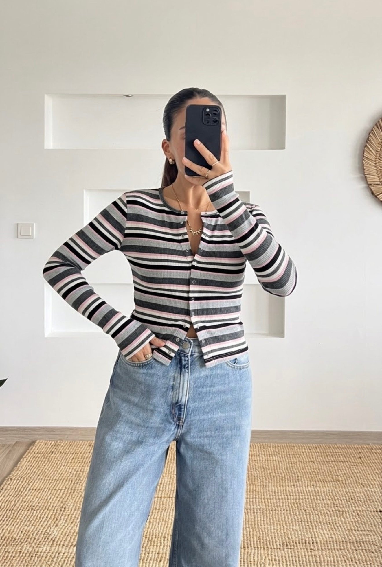 Gri Çizgili Çıtçıtlı Uzun Kollu Bluz uygun fiyatlarda www.butikhola.com adresinde