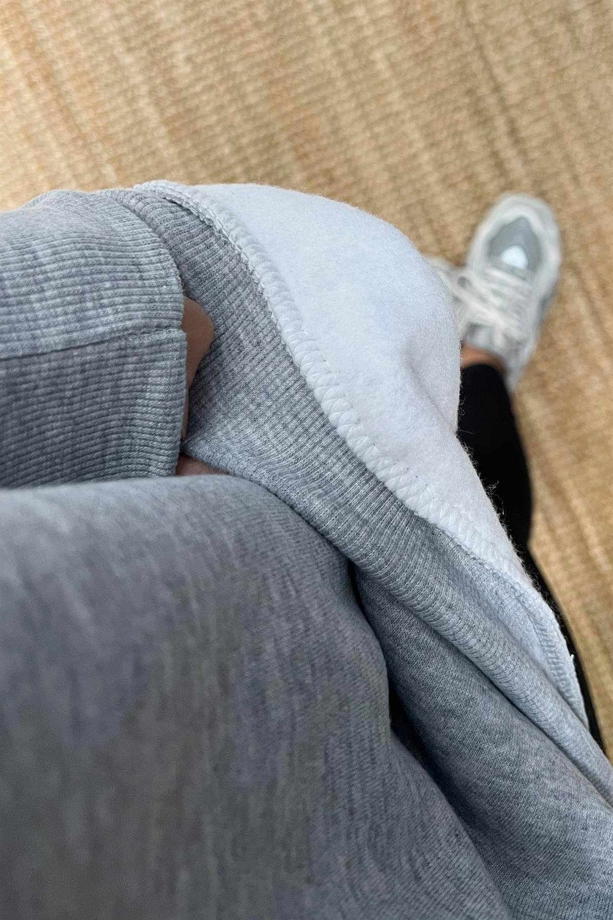 Gri Fermuarlı Kanguru Cep Sweatshirt uygun fiyatlarda www.butikhola.com adresinde