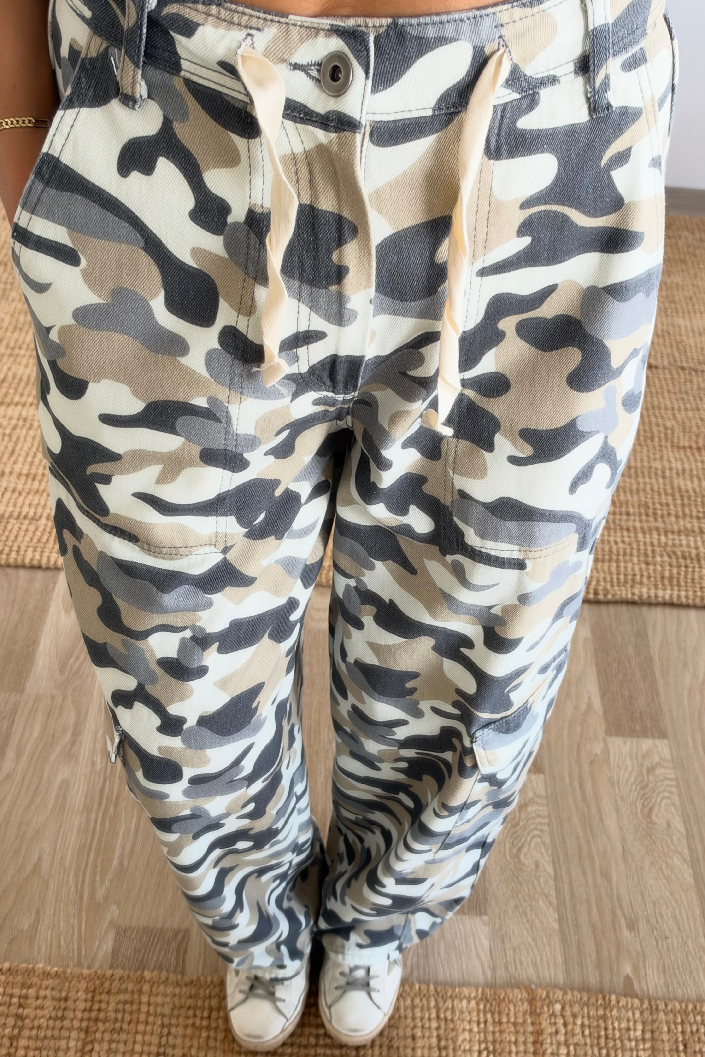 Gri Kamuflaj Desenli Kargo Cepli Pantolon uygun fiyatlarda www.butikhola.com adresinde