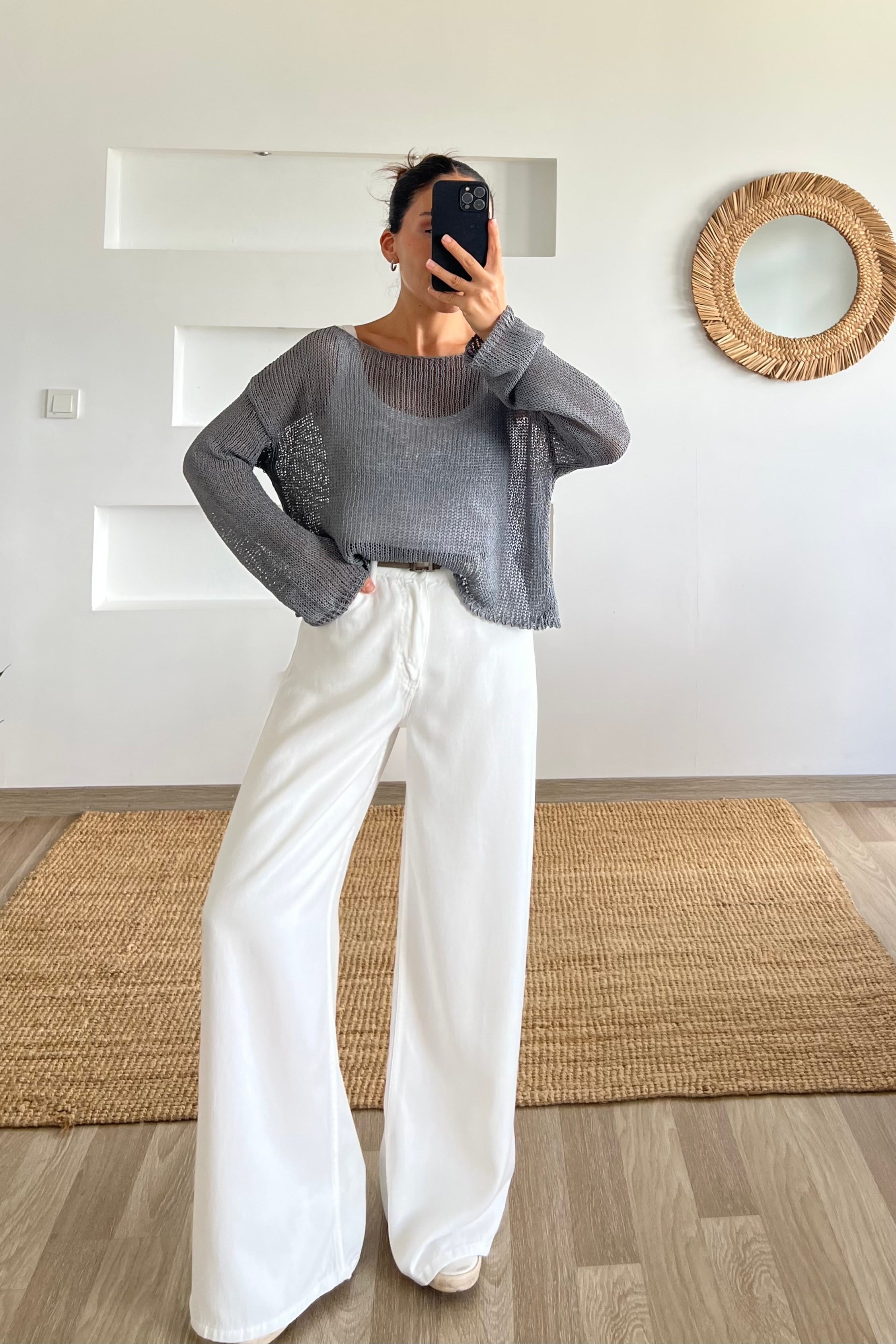 Gri Kayık Yaka Ajurlu Bluz uygun fiyatlarda www.butikhola.com adresinde