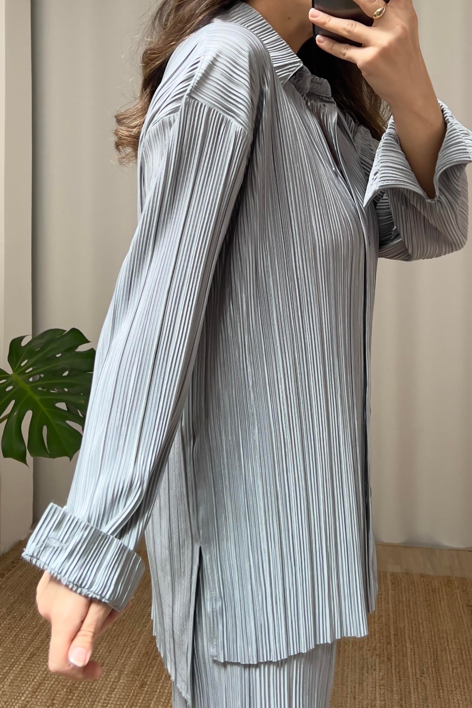 Gri Krinkıl Takım uygun fiyatlarda www.butikhola.com adresinde