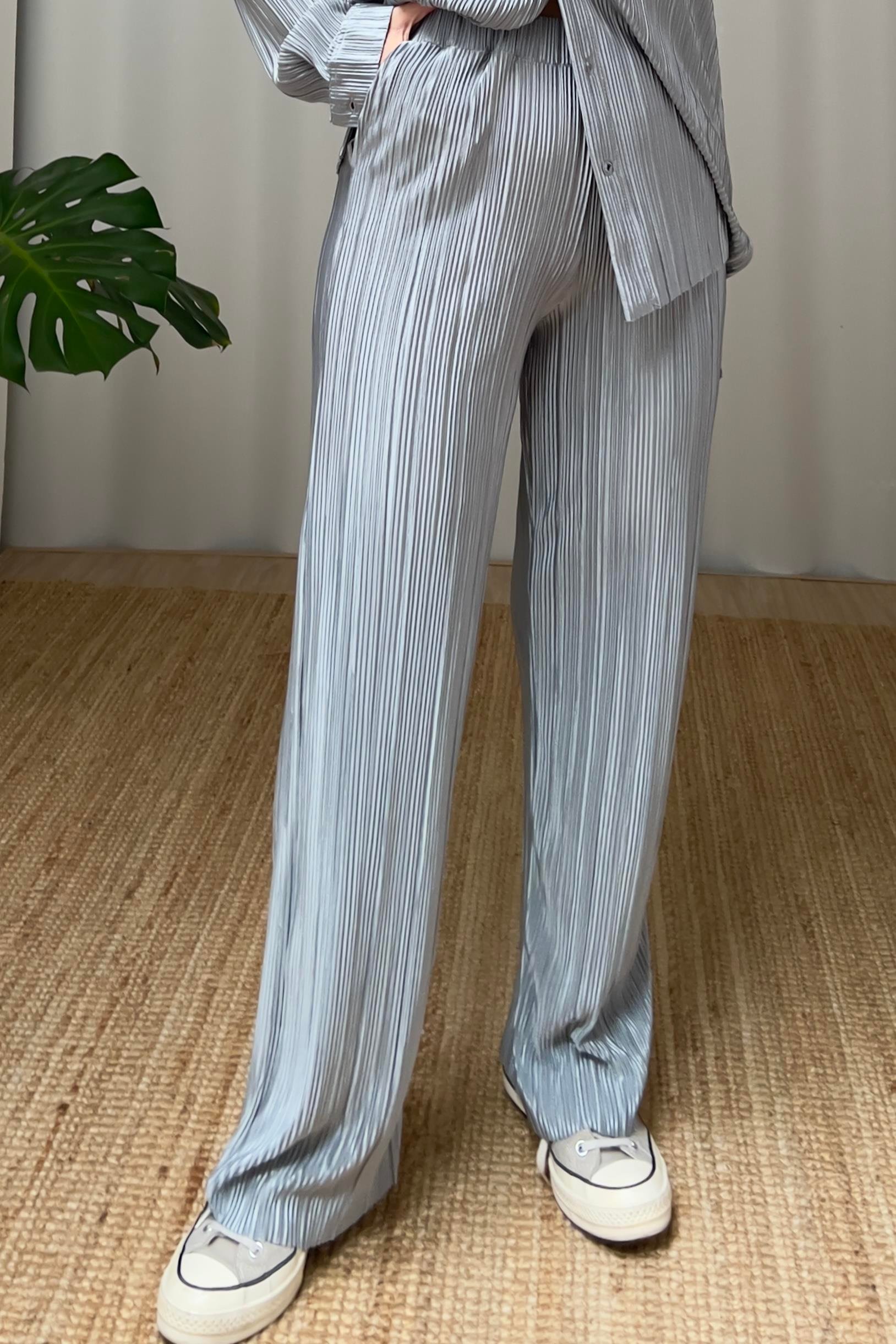 Gri Krinkıl Takım uygun fiyatlarda www.butikhola.com adresinde