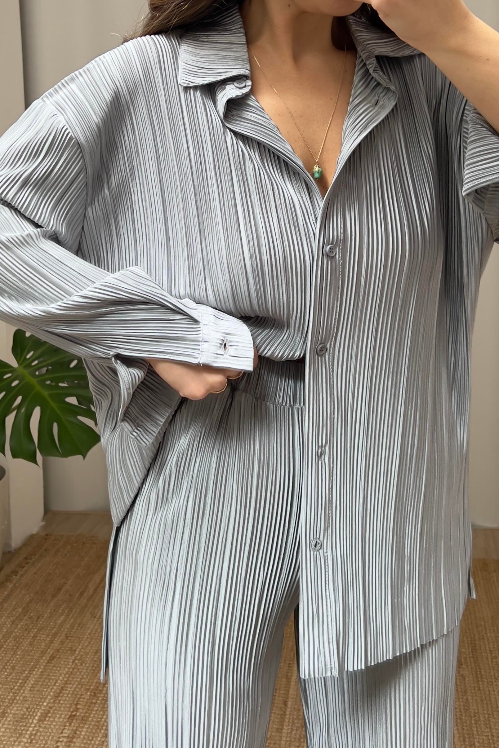 Gri Krinkıl Takım uygun fiyatlarda www.butikhola.com adresinde