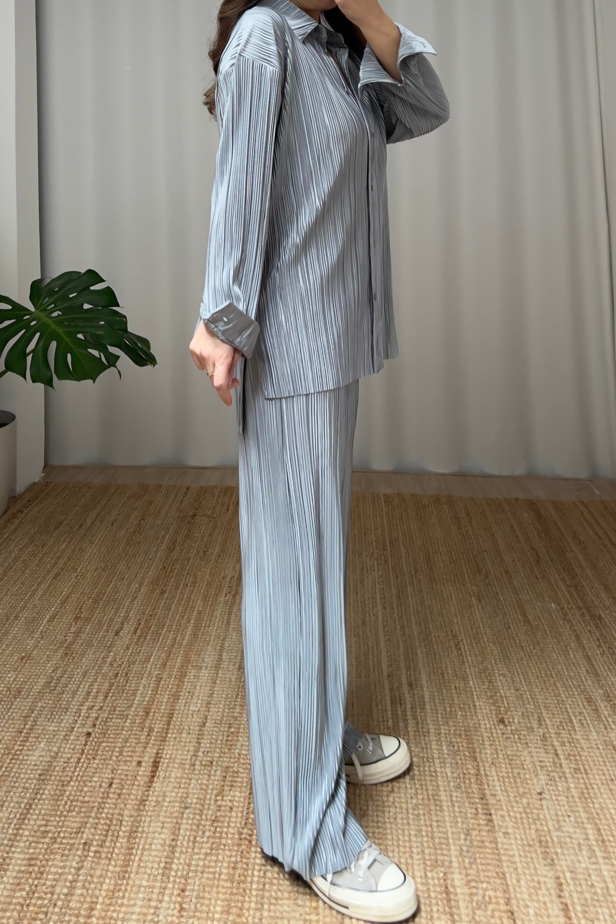 Gri Krinkıl Takım uygun fiyatlarda www.butikhola.com adresinde