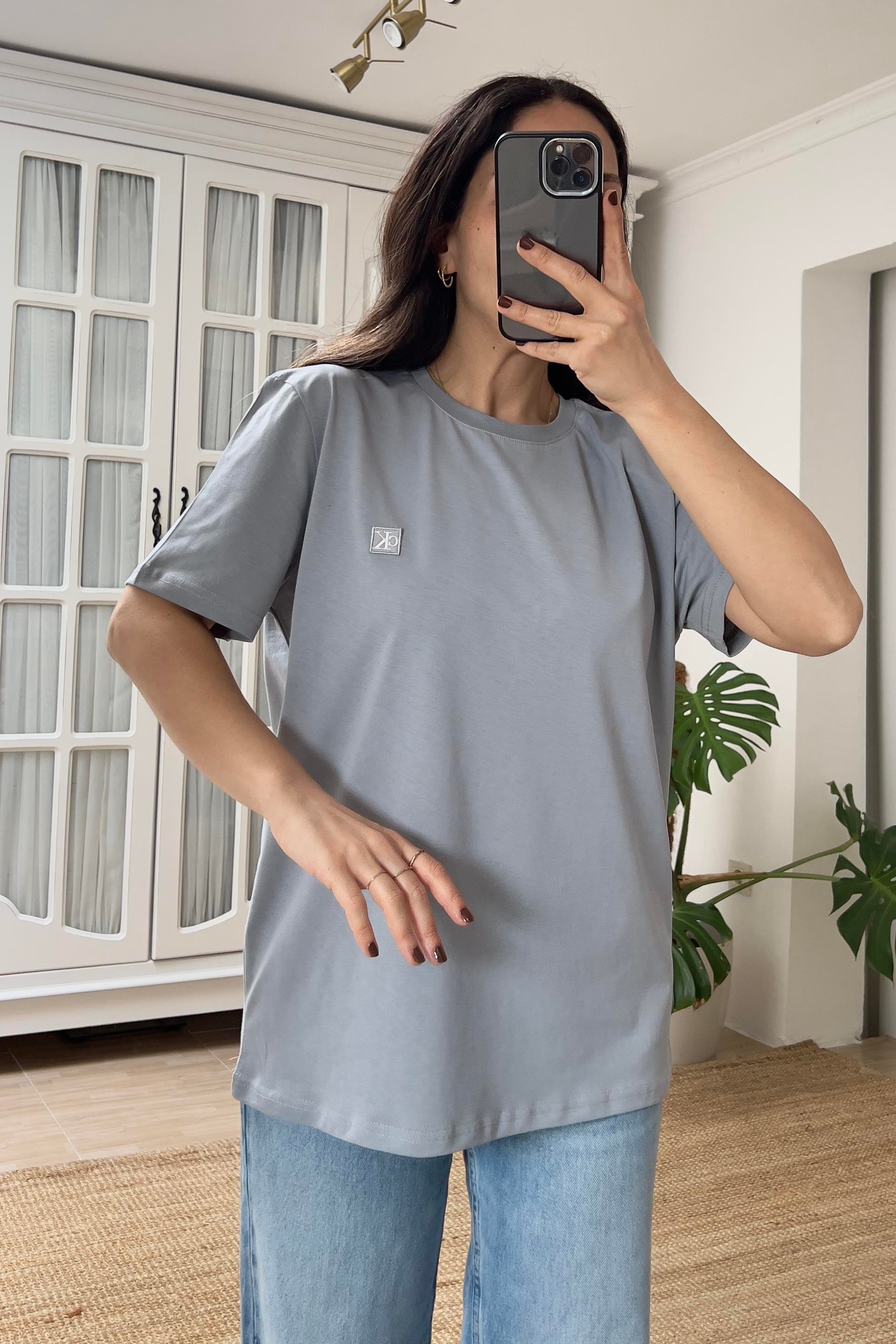 Gri Mini Logolu Oversize Tshirt uygun fiyatlarda www.butikhola.com adresinde